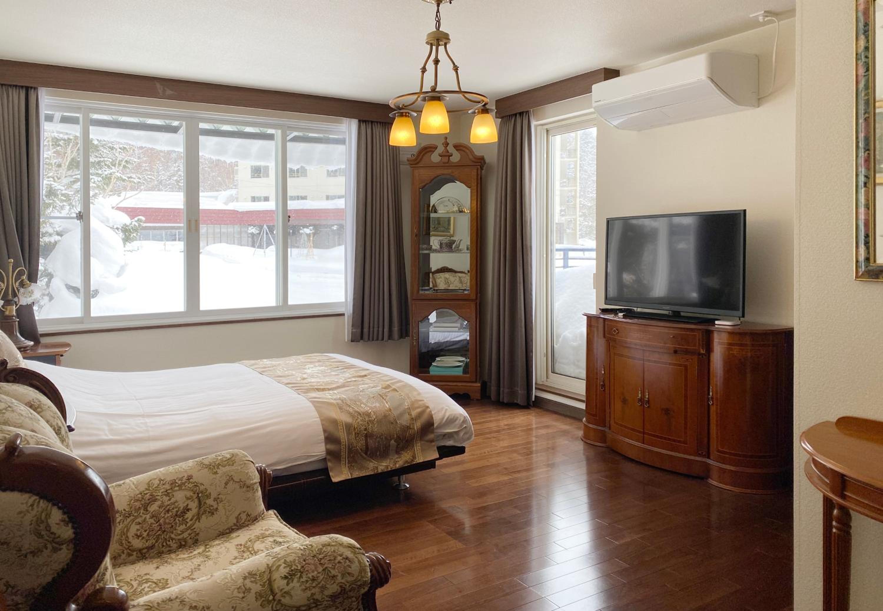 Large Double Room photo 1