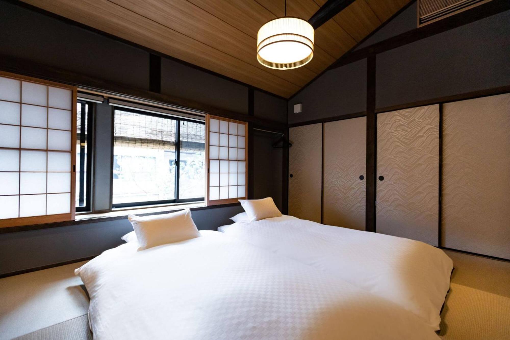 Classic Triple Room thumbnail 5