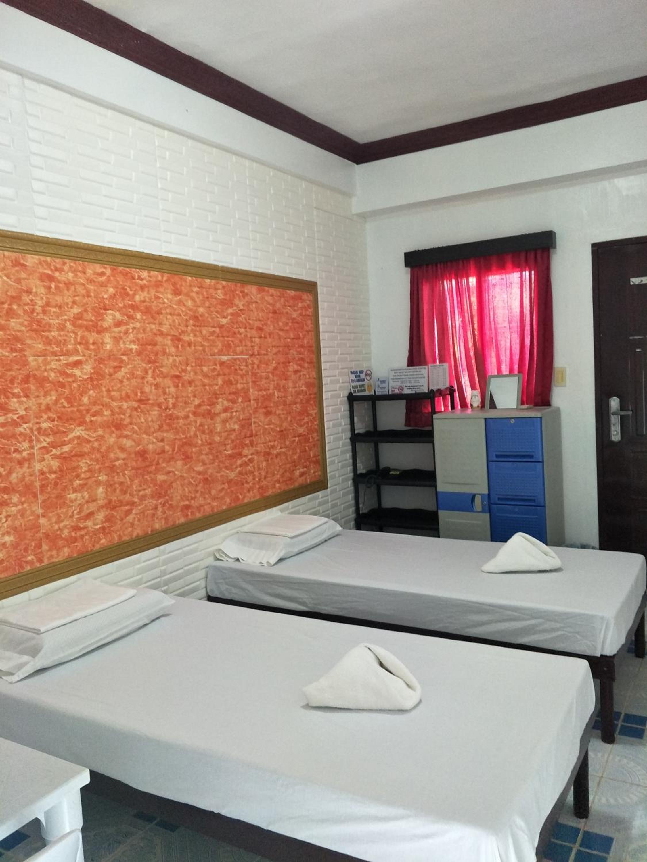 Budget Double Room - Photo 4