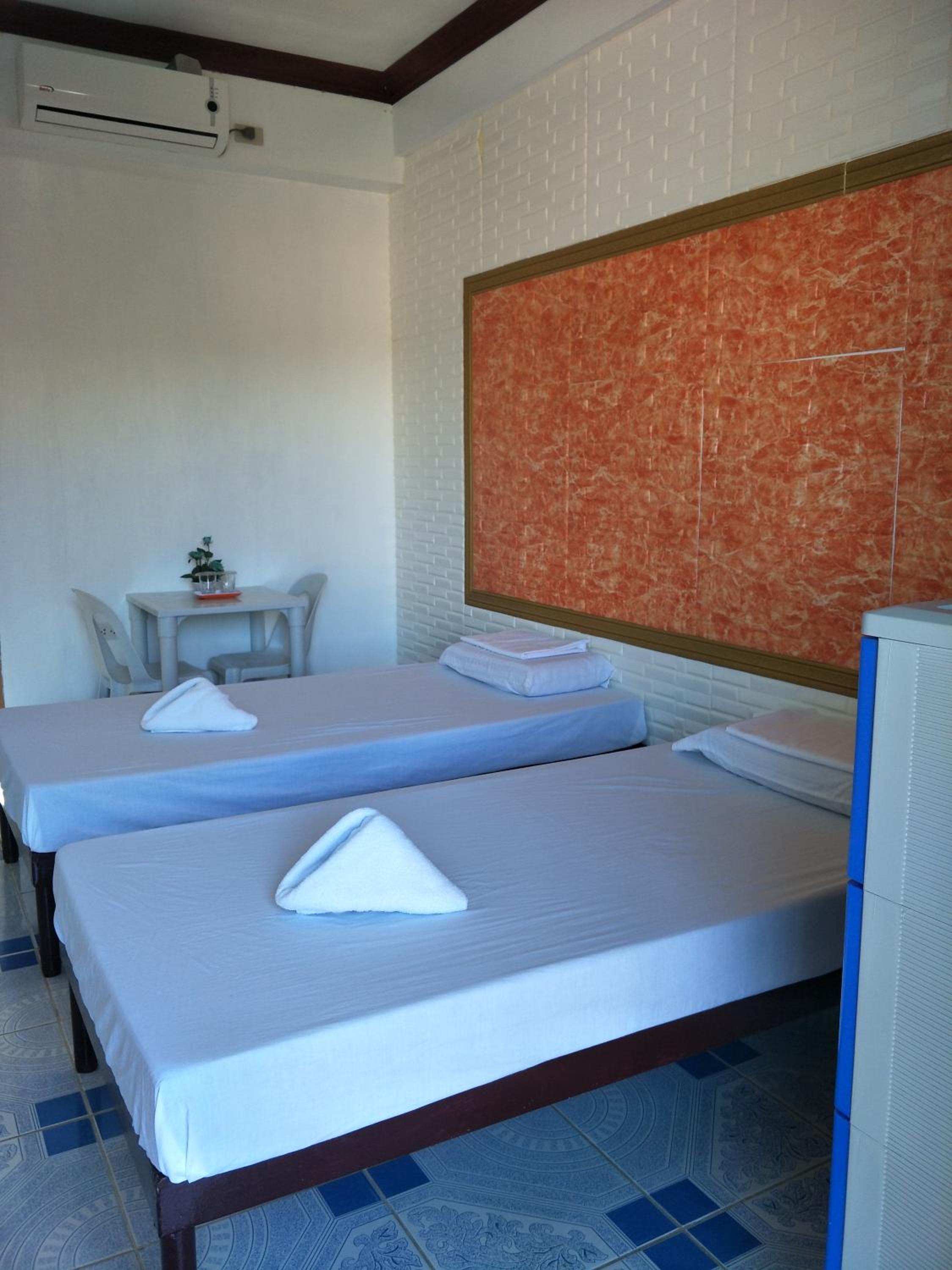 Budget Double Room - Photo 5