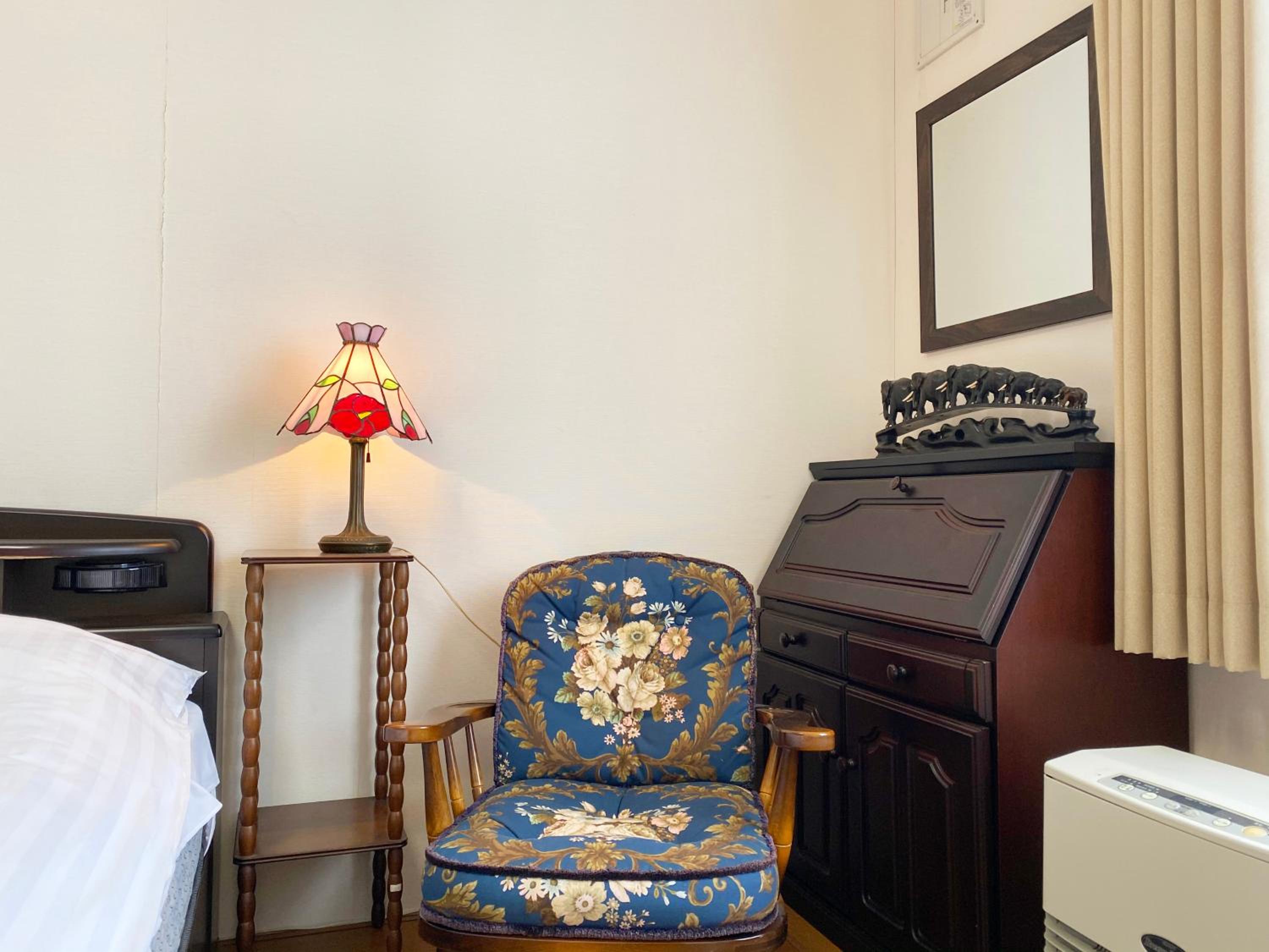 Double Room With Shared Toilet photo 2