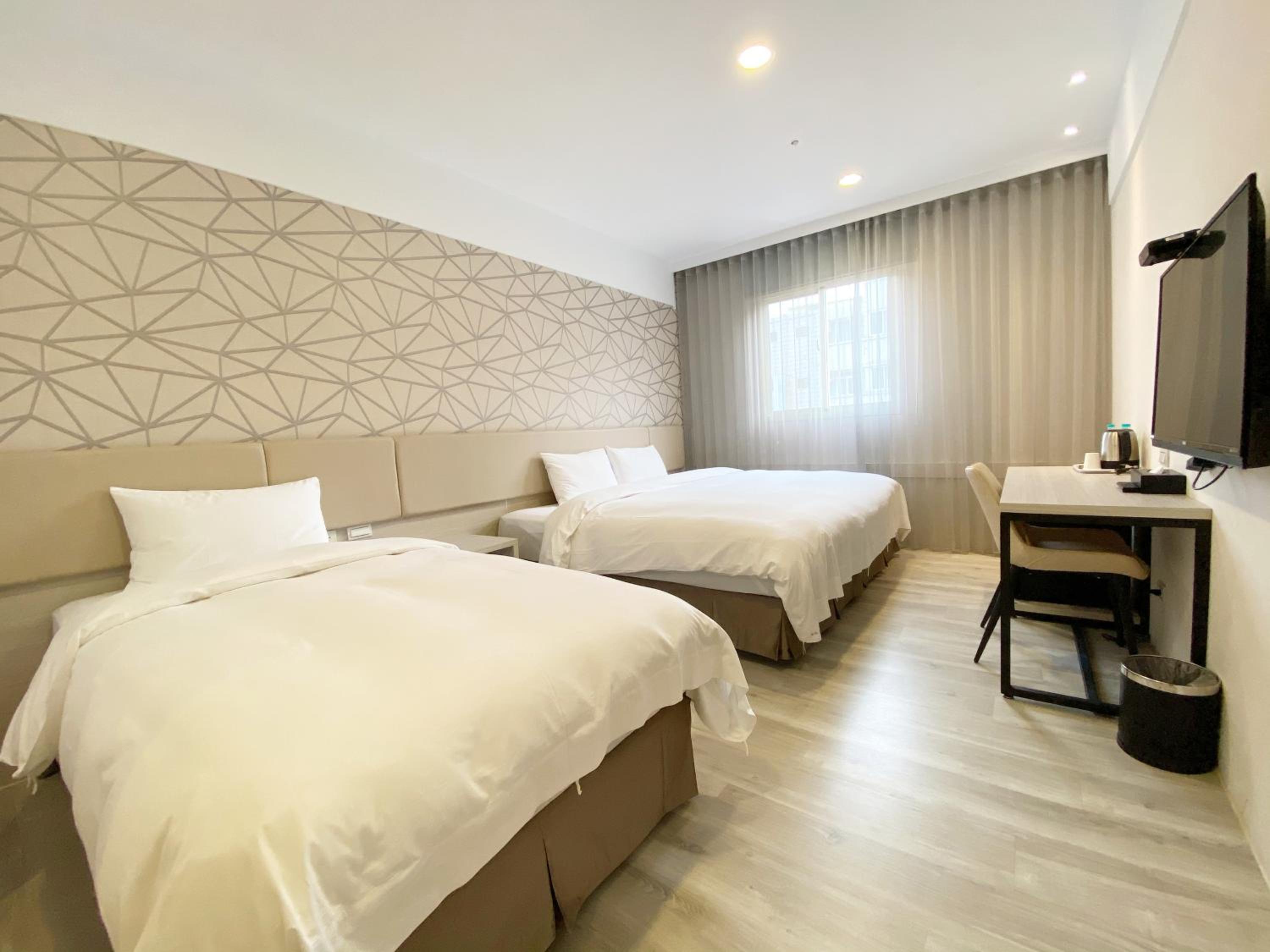 Deluxe Triple Room - Photo 7