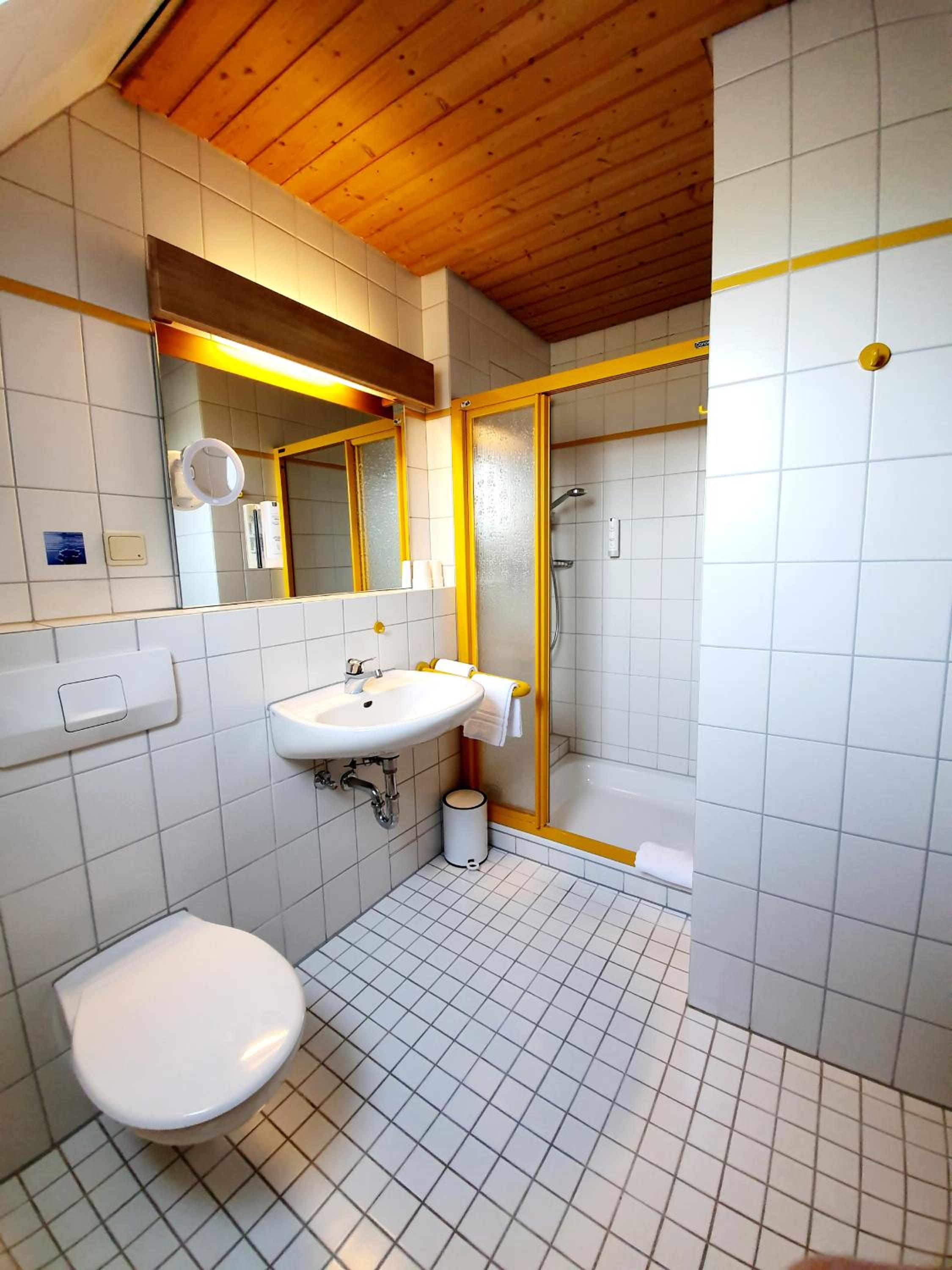 Double Room - Photo 17