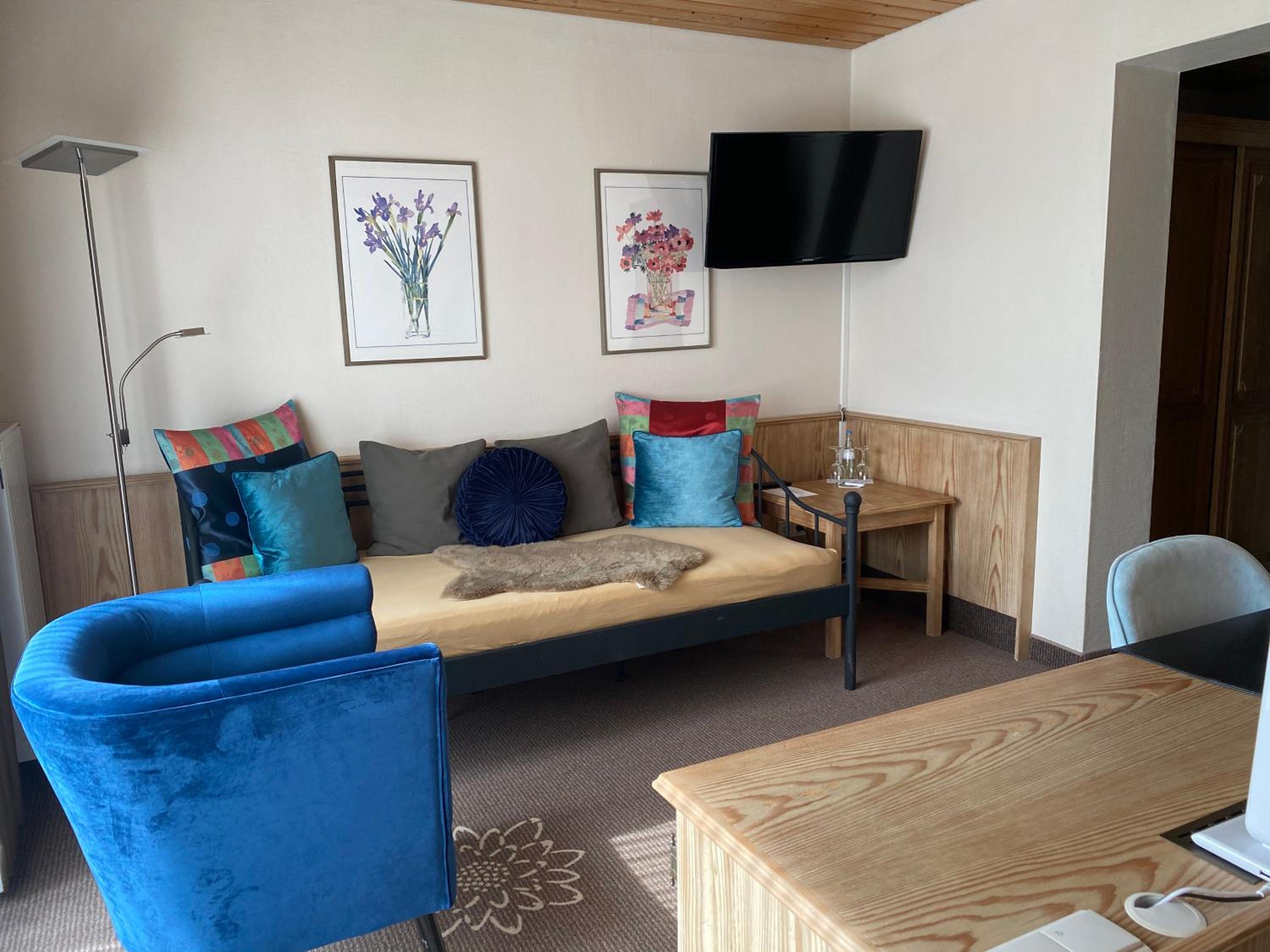 Deluxe Double Room - Photo 13