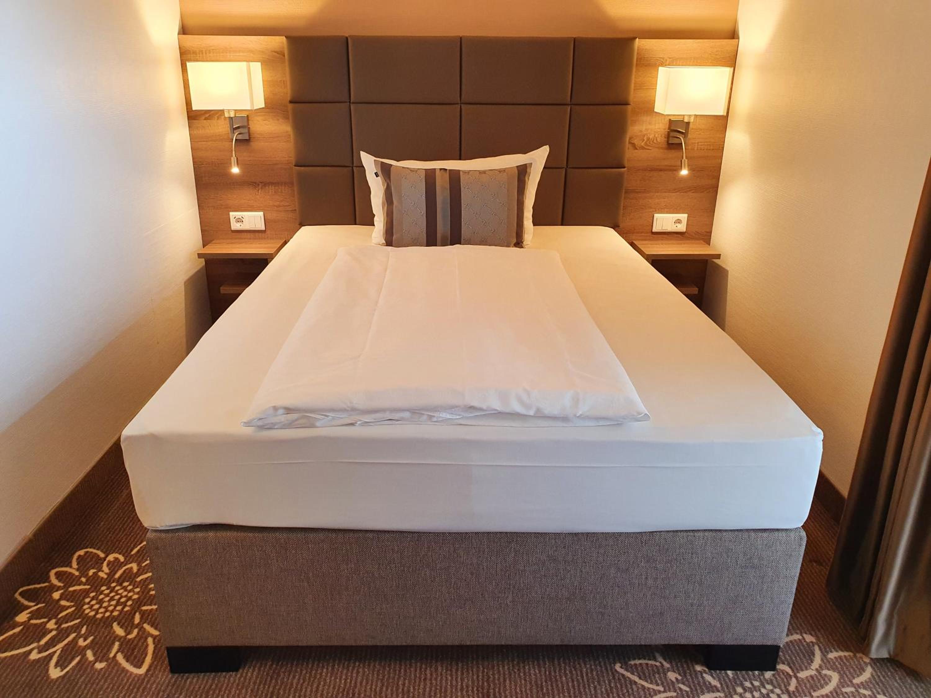 Double Room - Photo 7