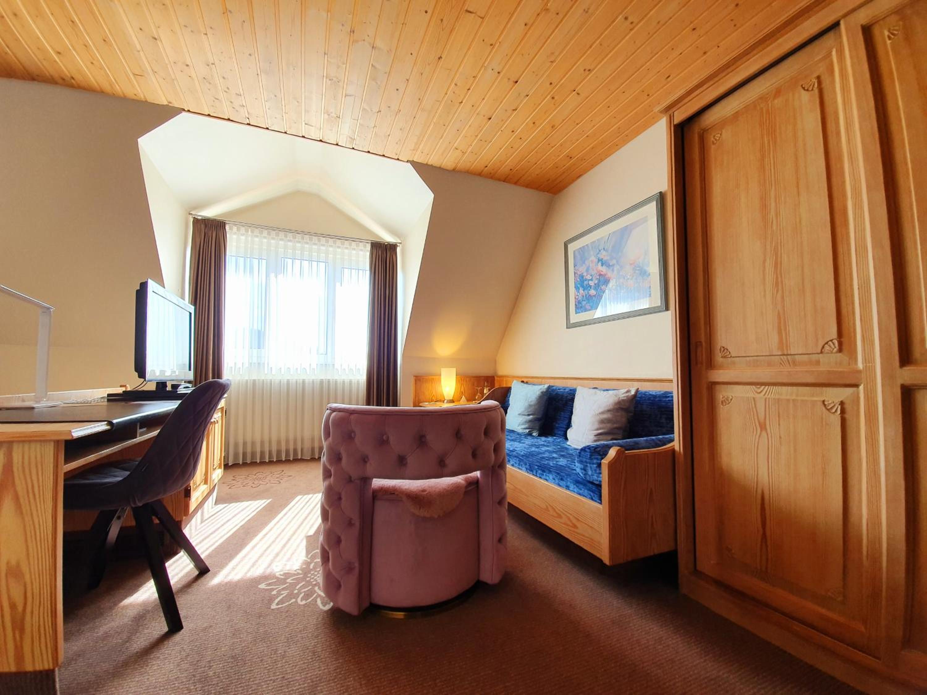 Double Room - Photo 9