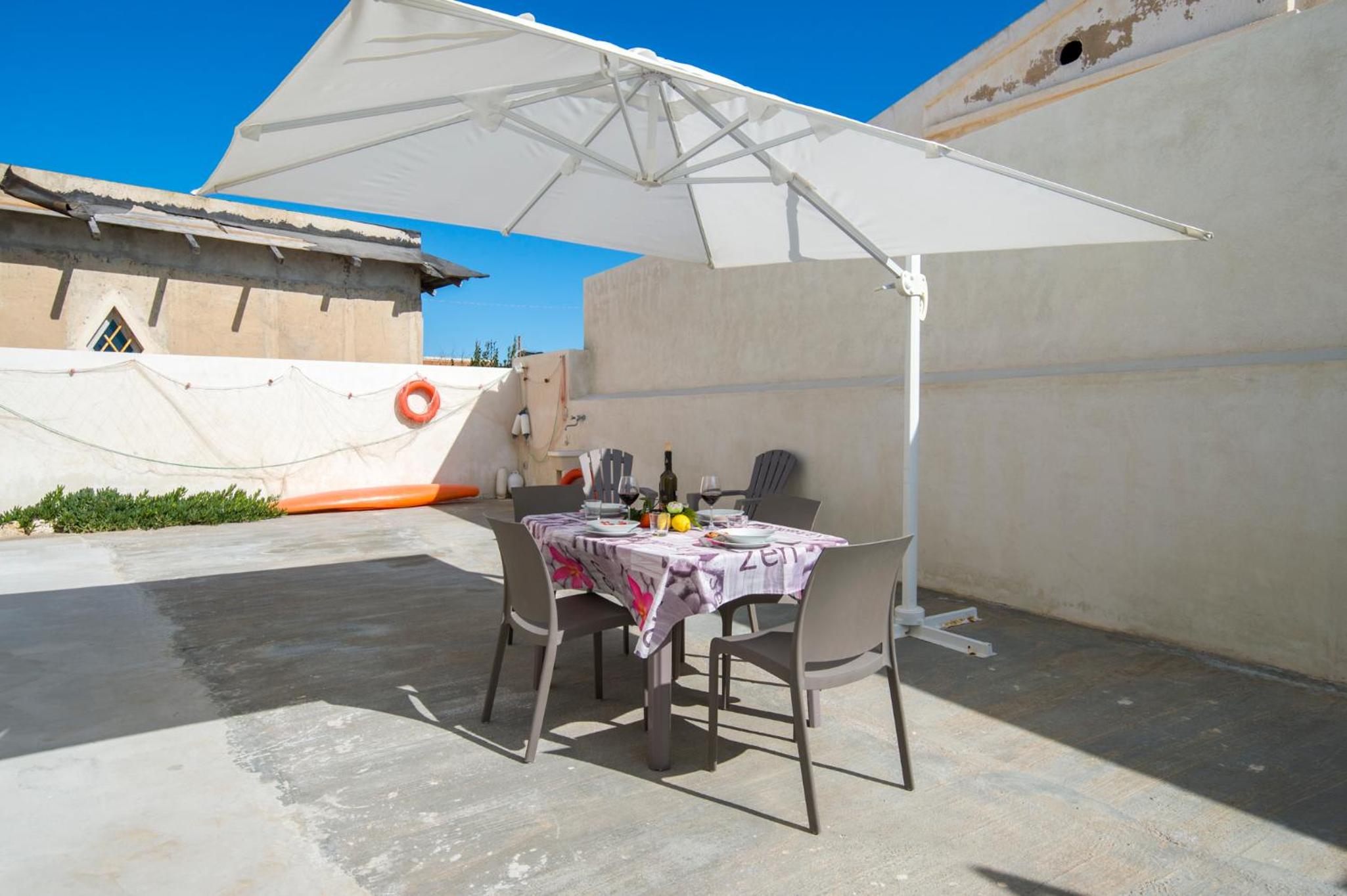 One-Bedroom Apartment photo 3