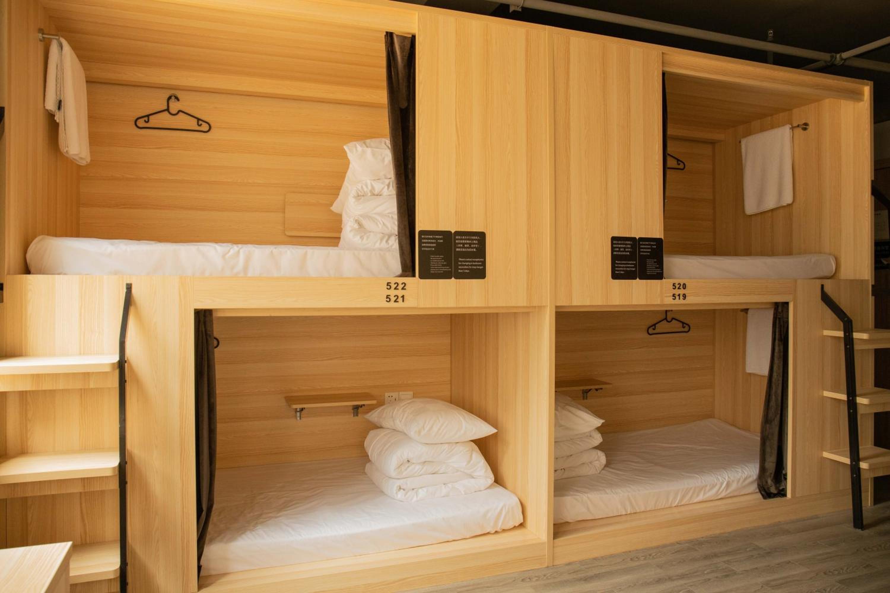 Bed in 4-Bed Male Dormitory Room photo 2