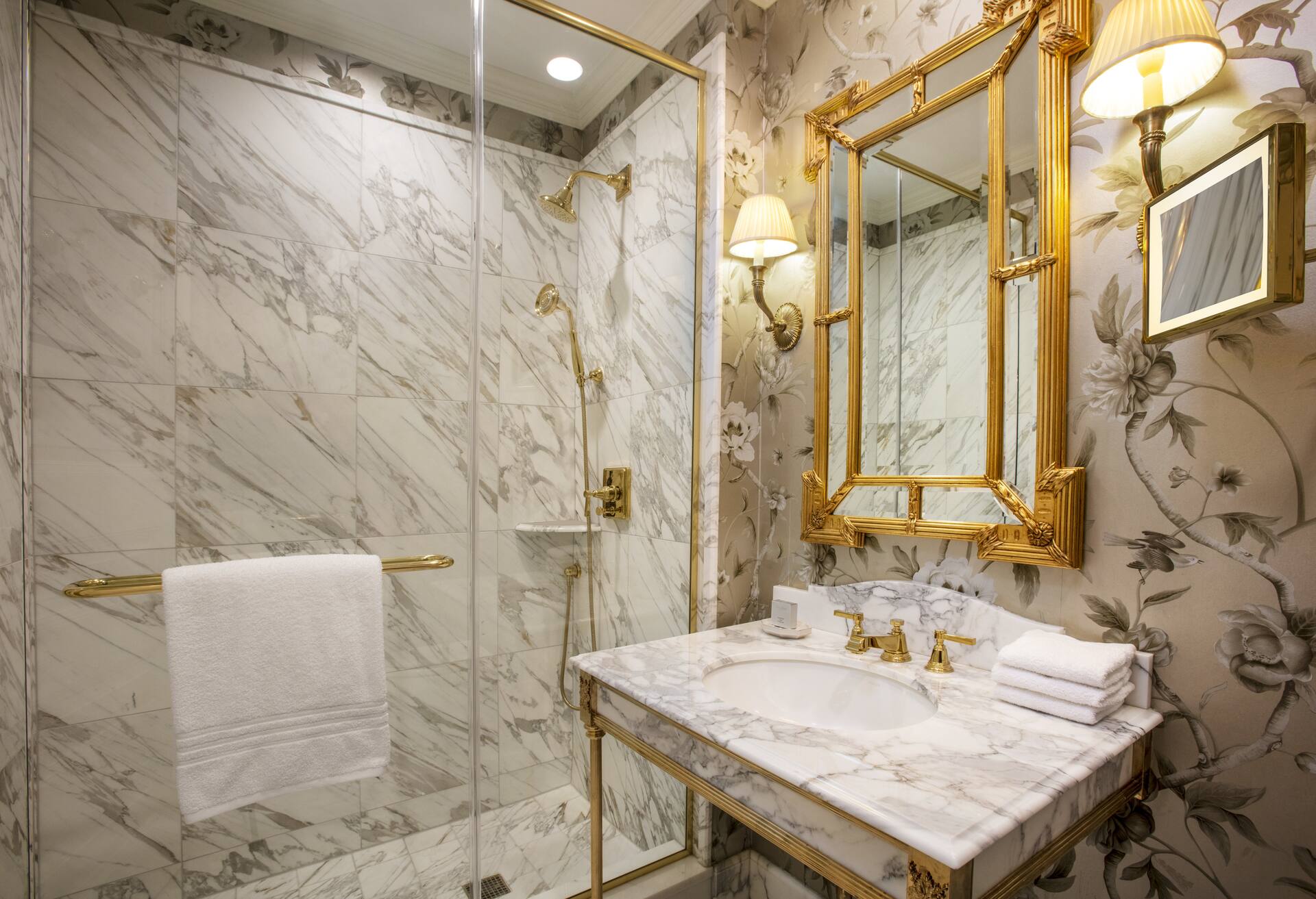 Franklin One Bedroom Suite thumbnail 5