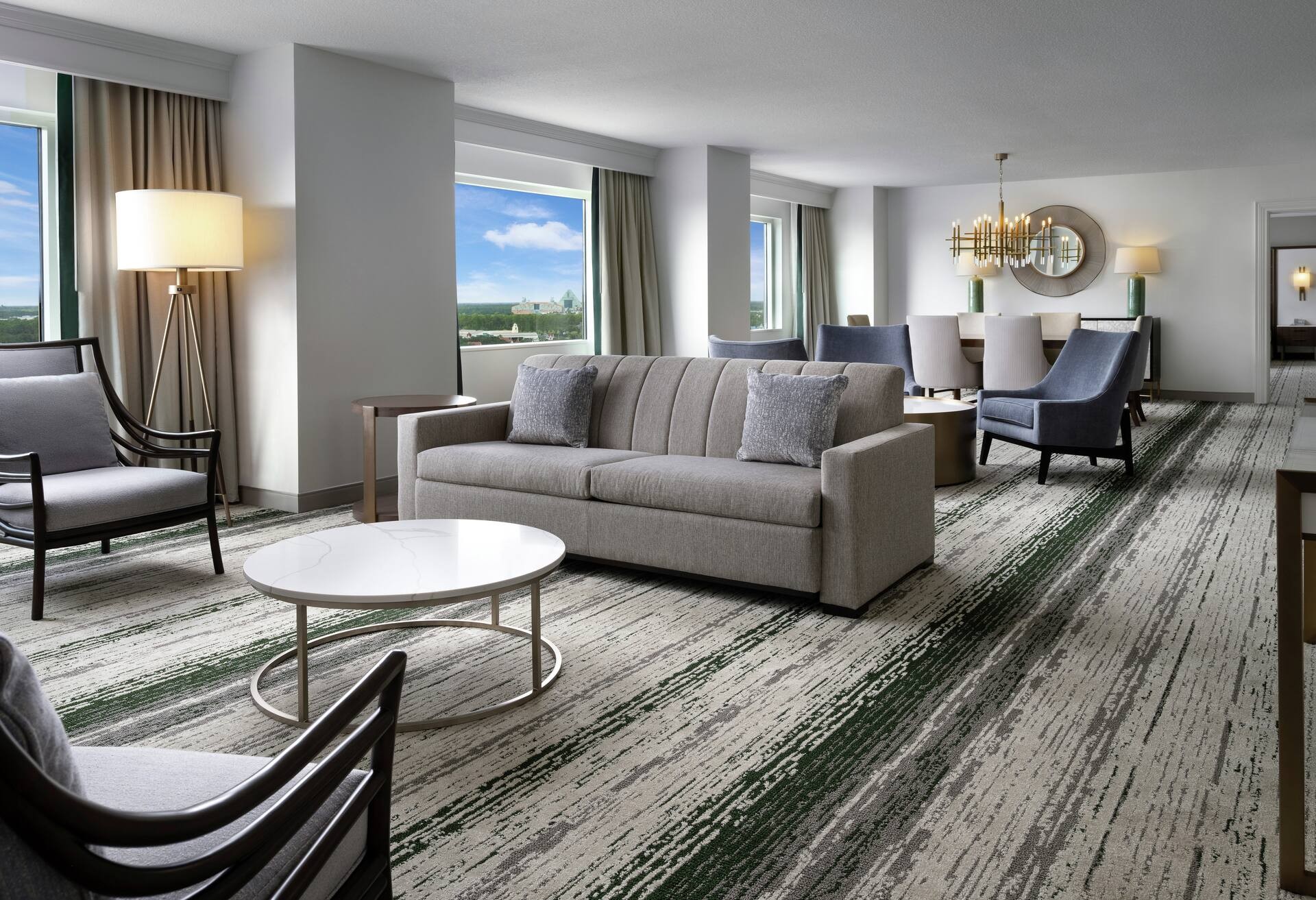 Executive Suite, 1 King Bed, Accessible (Roll-in Shower)