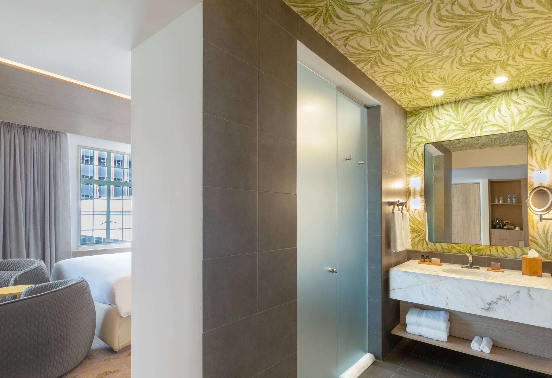 1 King Bed Junior Suite photo 2