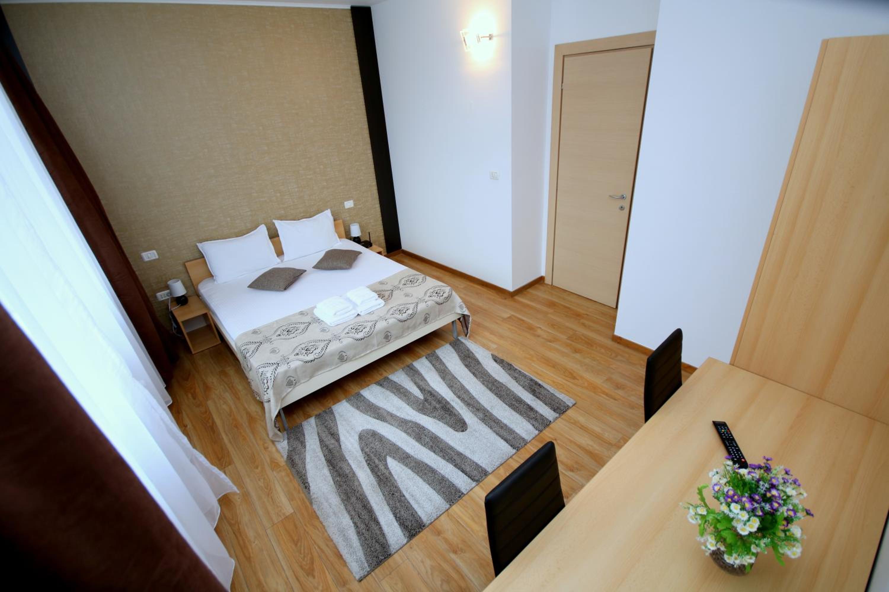One-Bedroom Apartment - Photo 15