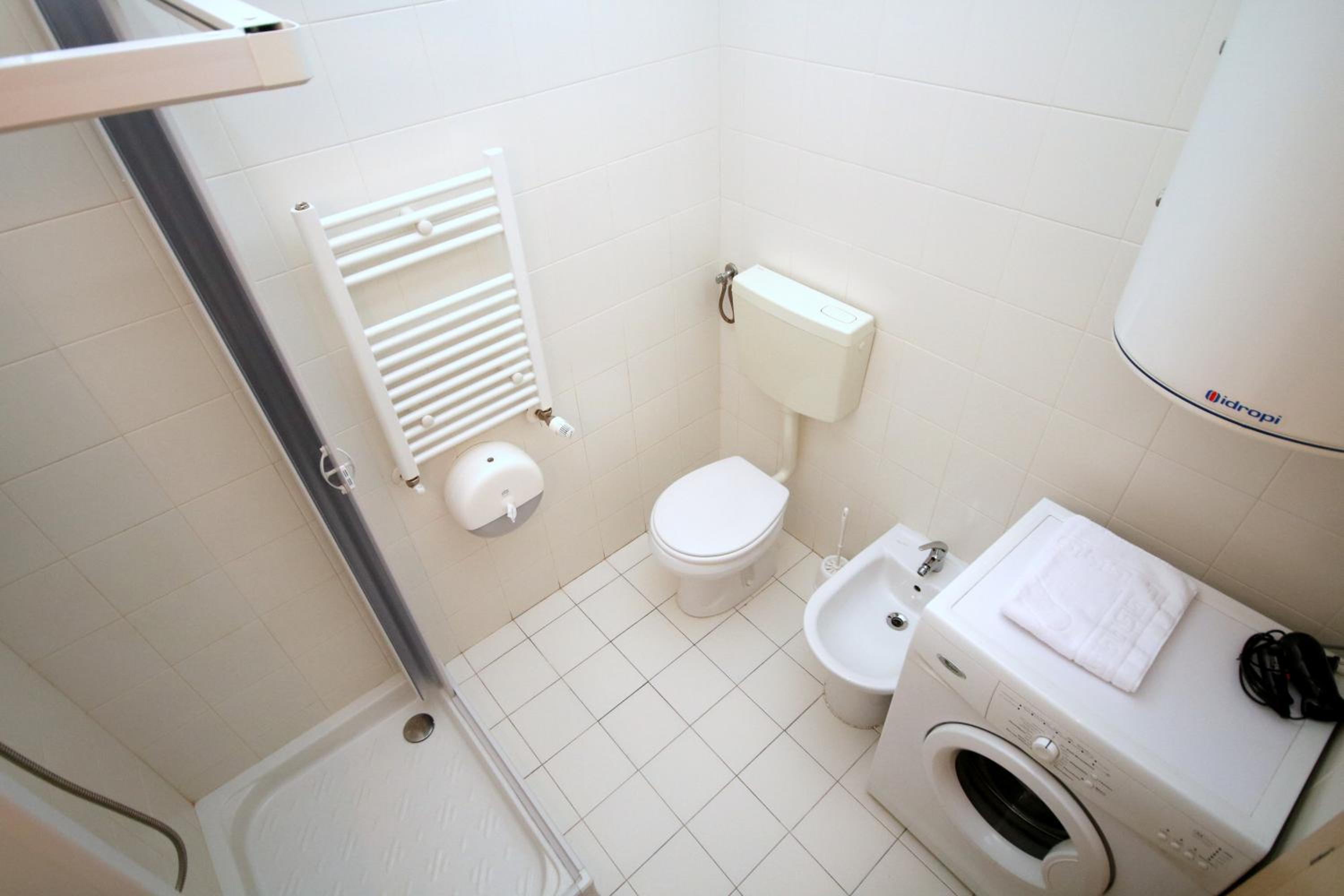 One-Bedroom Apartment - Photo 16