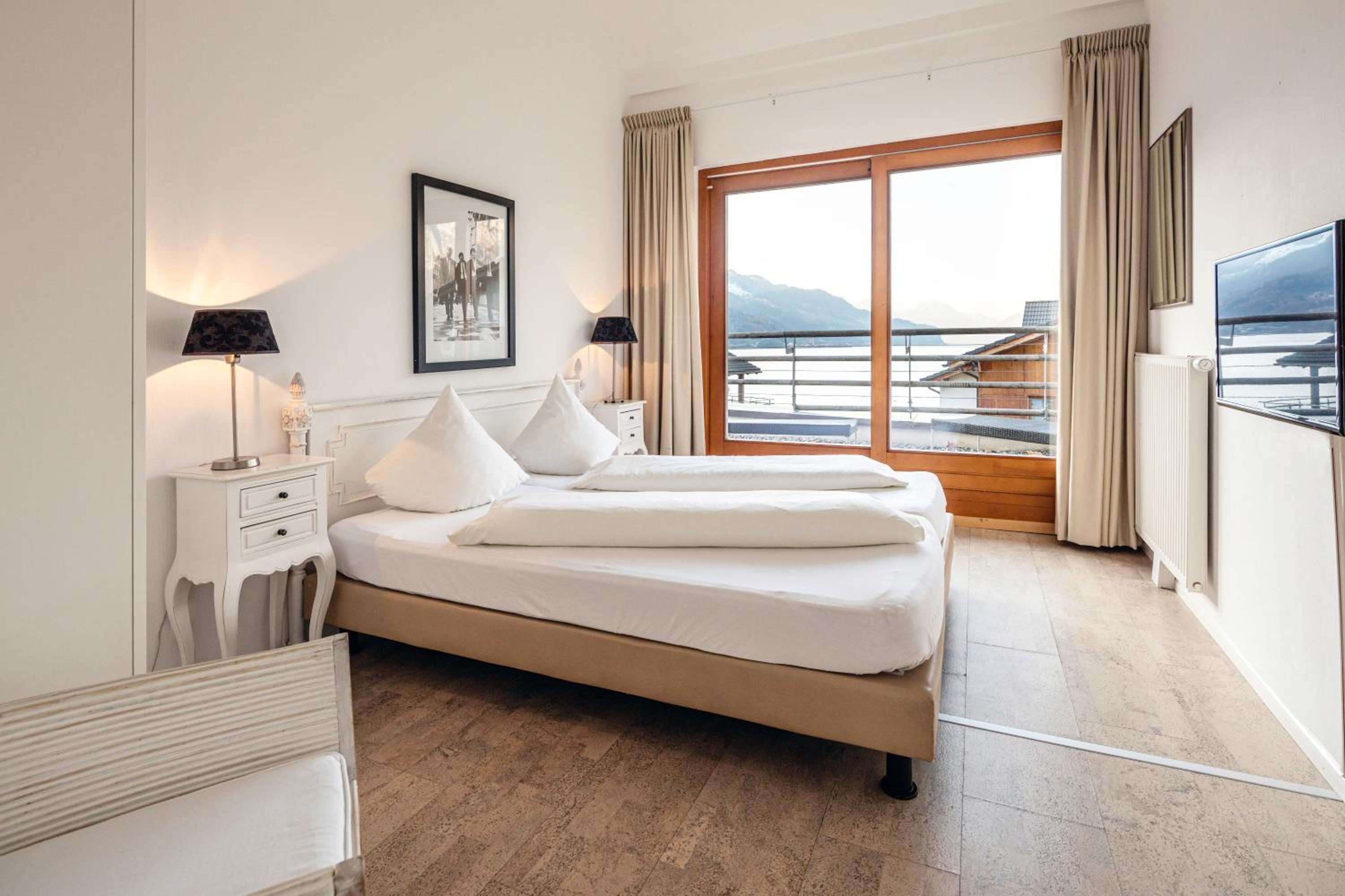 Double Room with Lake View photo 1