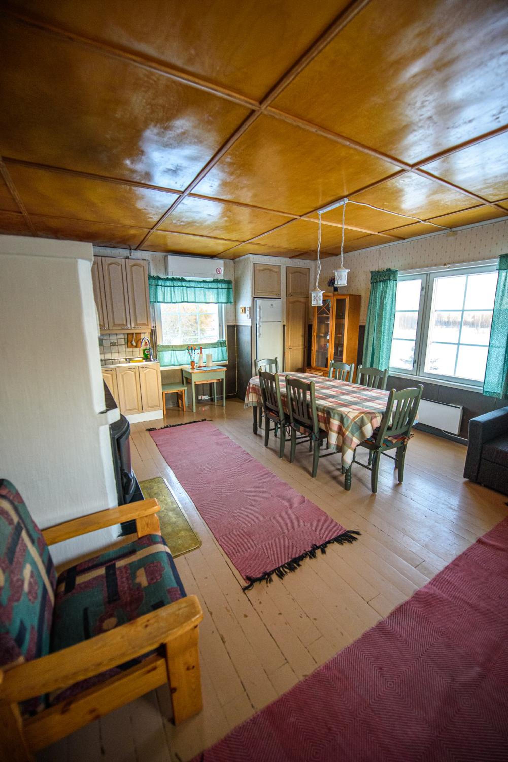 One-Bedroom Apartment photo 2