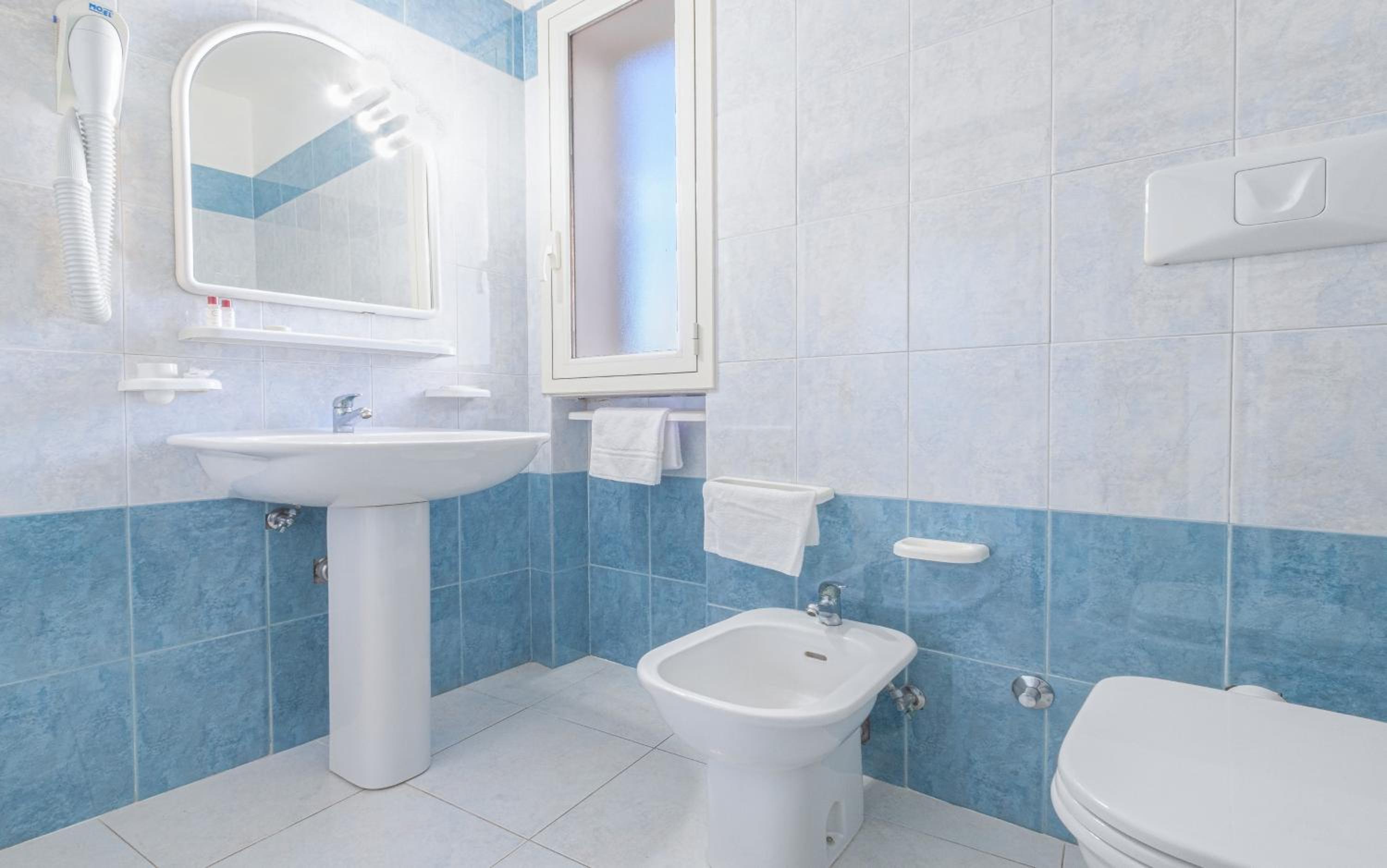 Standard Triple Room photo 3