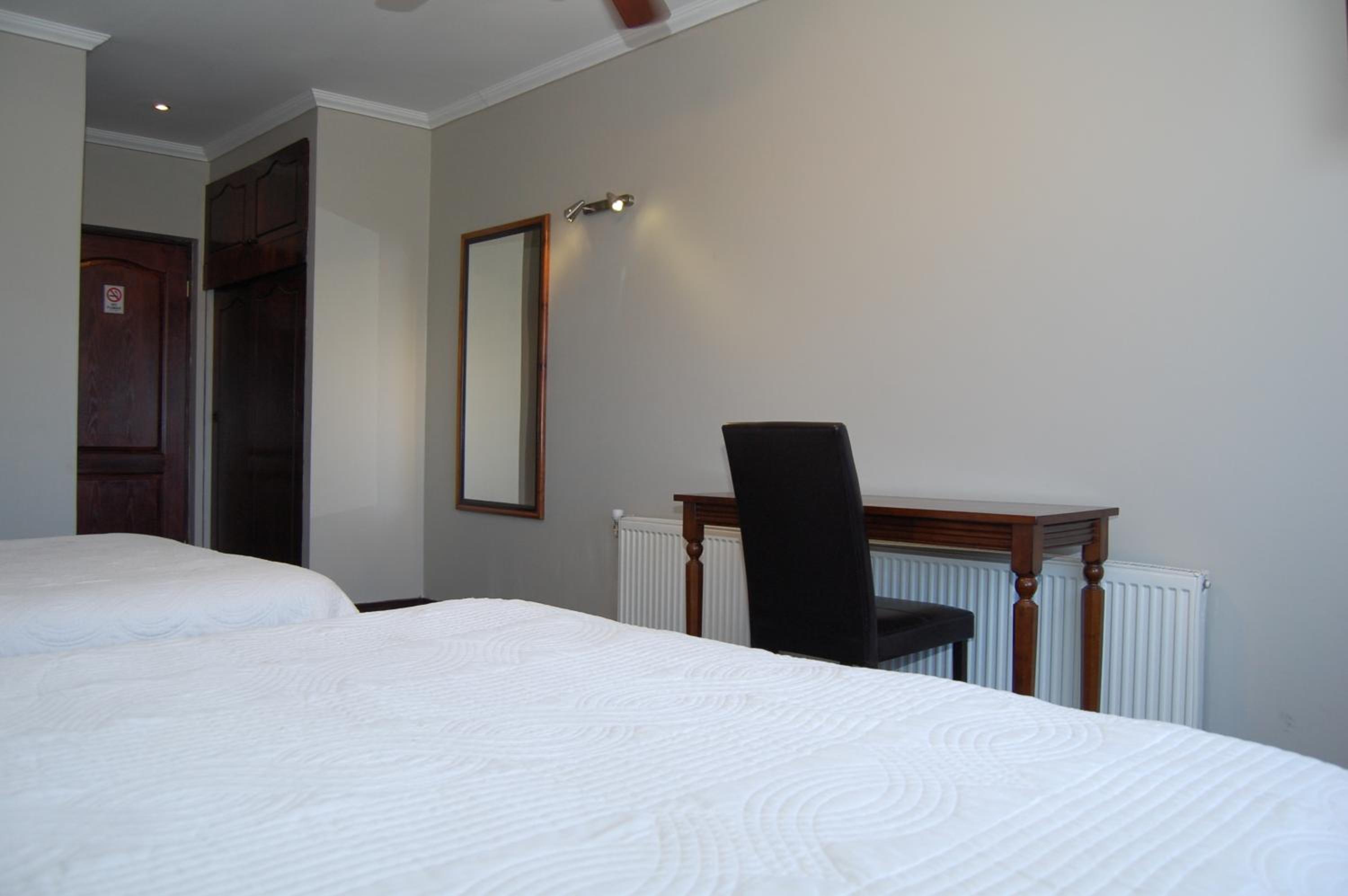 Standard Twin Room photo 2