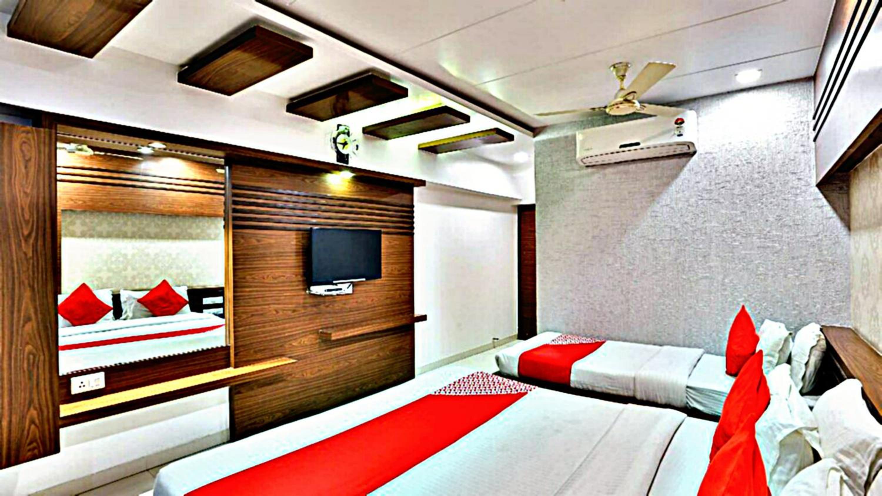 Deluxe Room - Photo 9