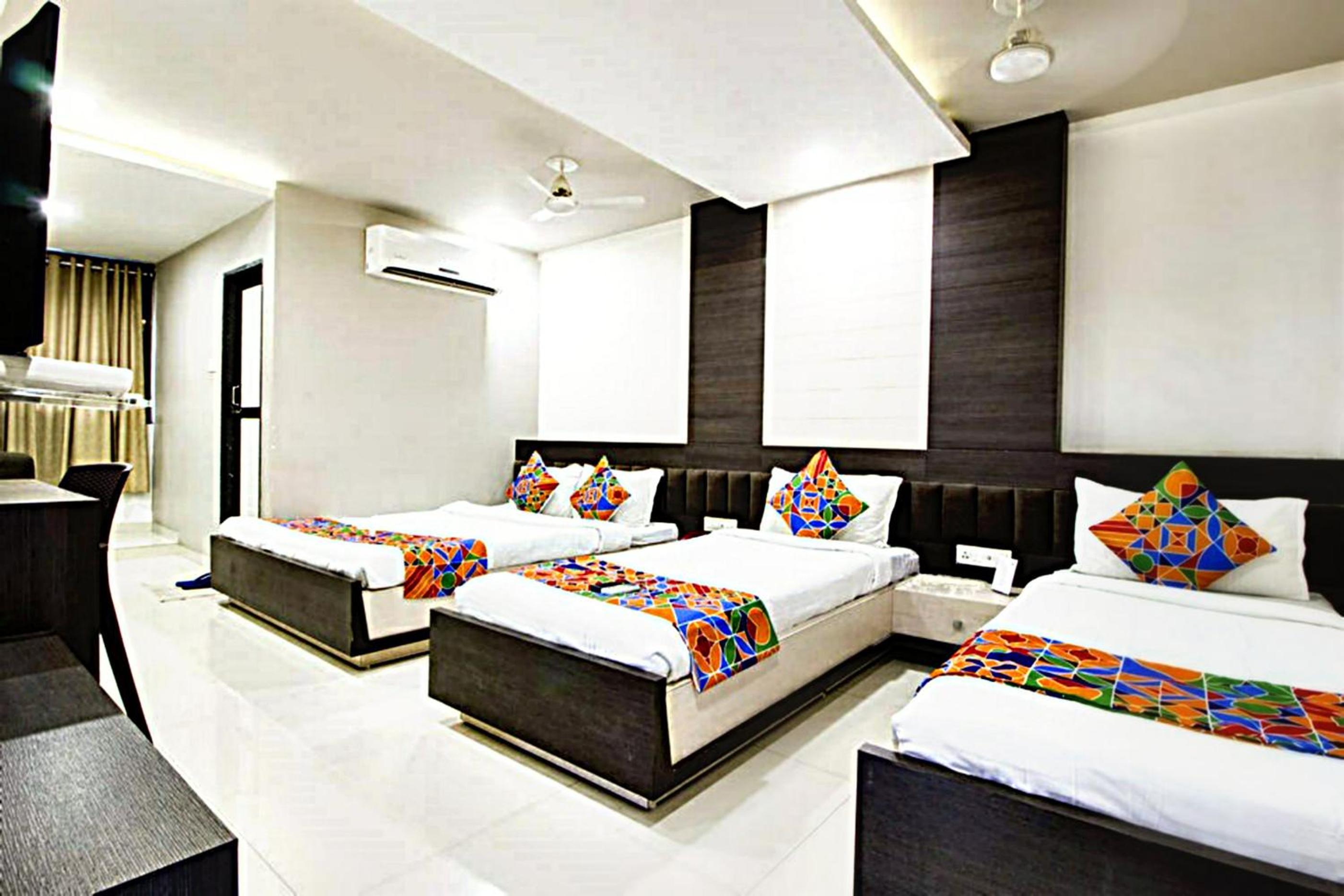 Deluxe Room - Photo 2