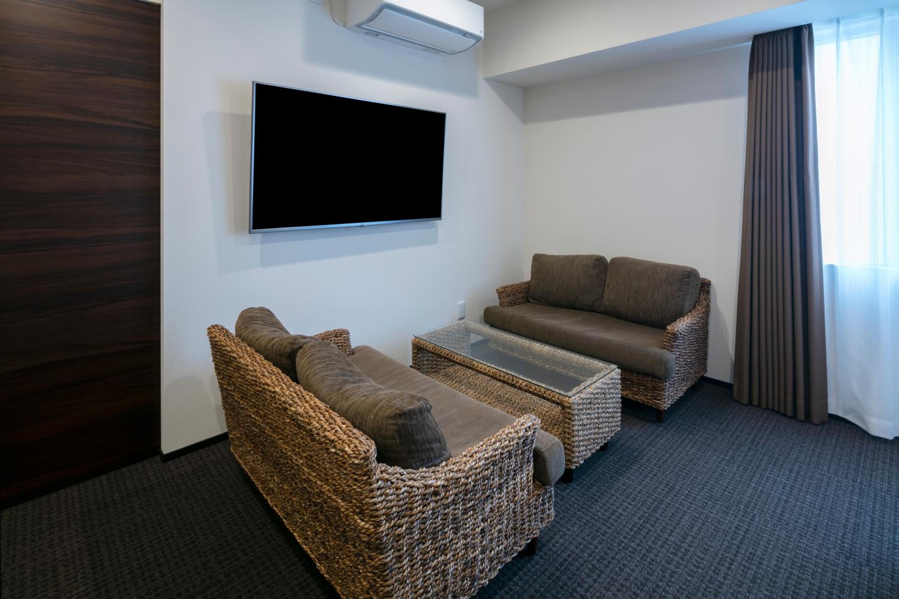 Superior King Room - Photo 7