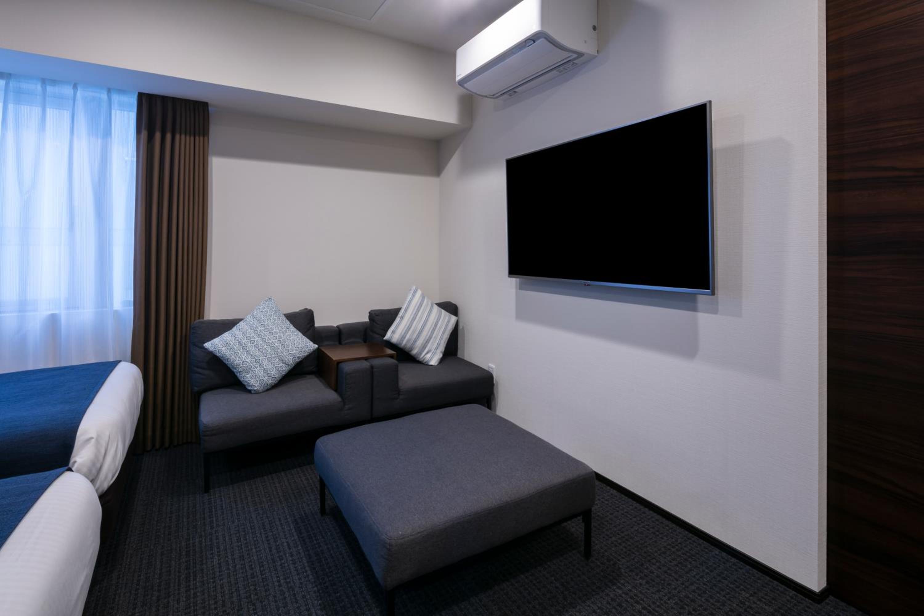 Deluxe Family Room - Photo 14