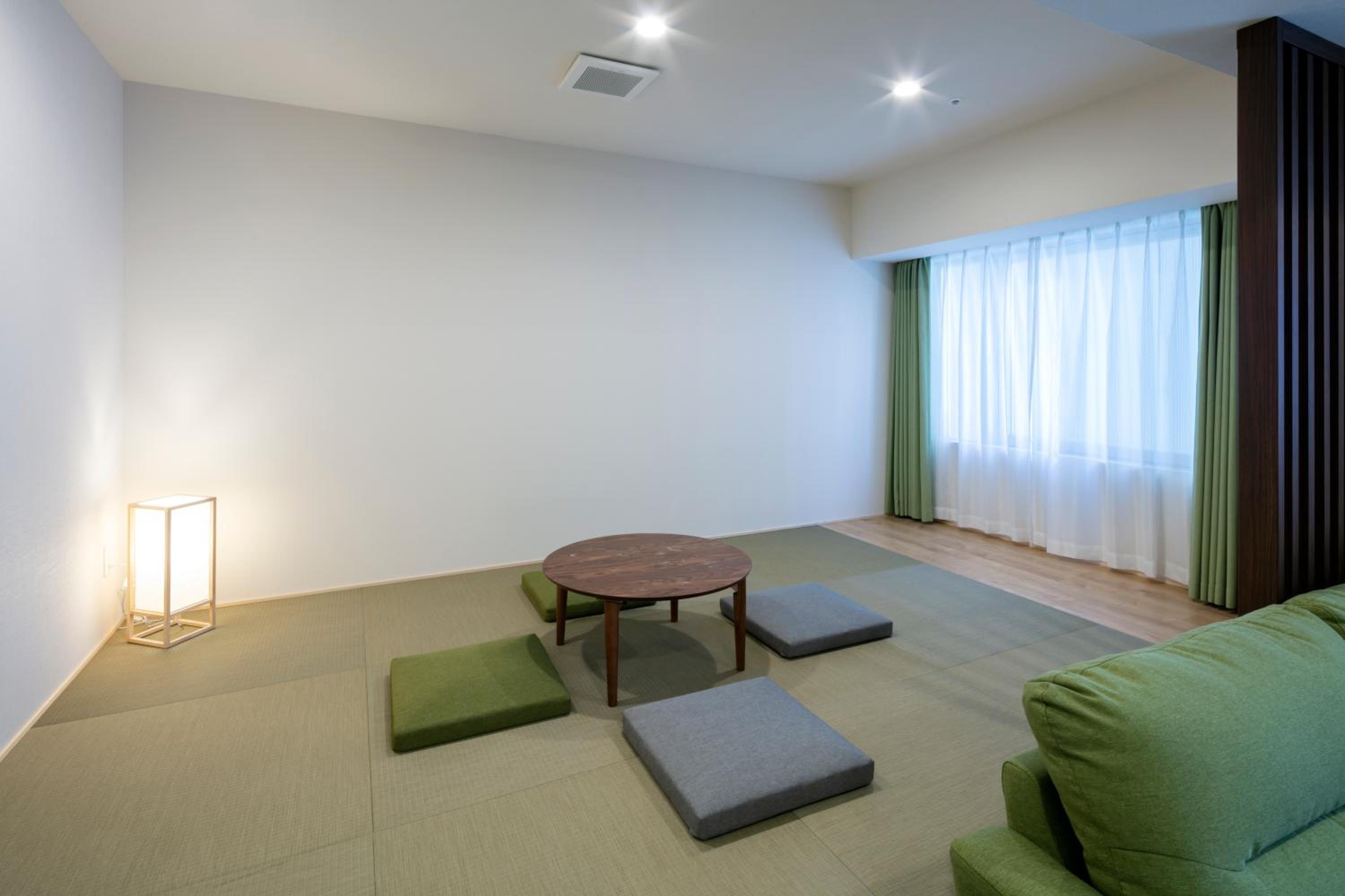 King Suite with Spa Bath - Photo 14