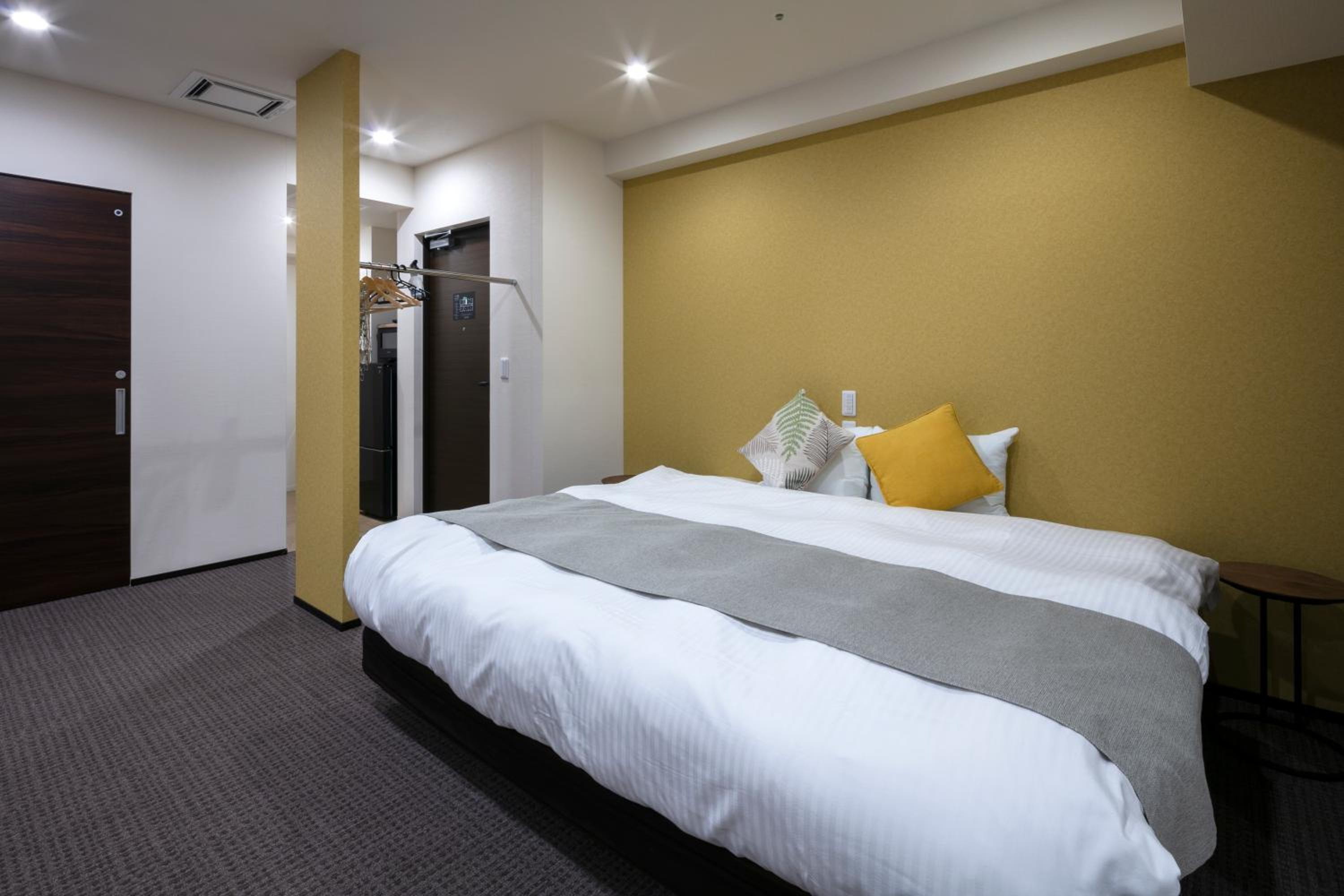 Deluxe Suite with Spa Bath - Photo 11