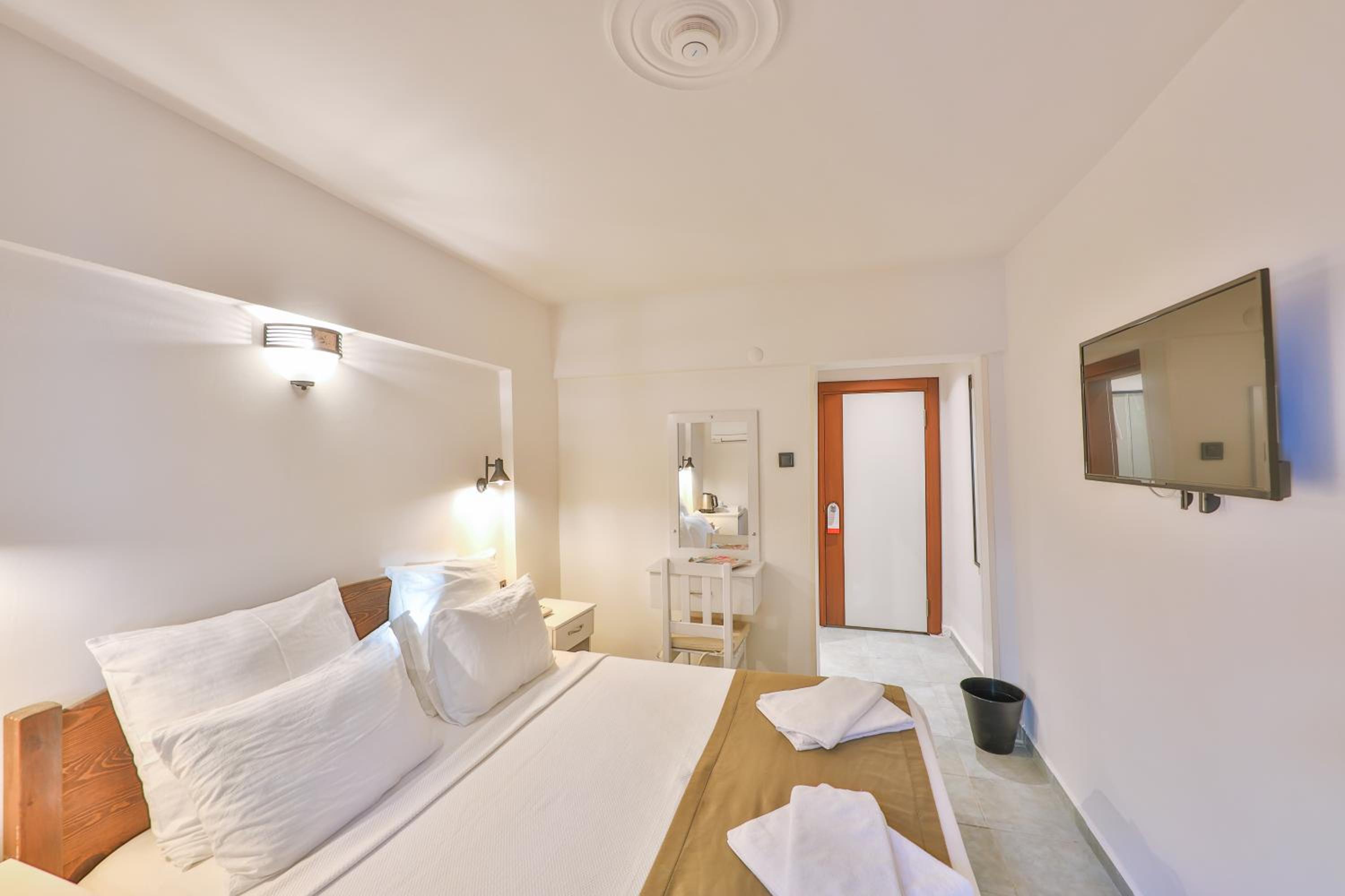 Budget Double Room photo 1