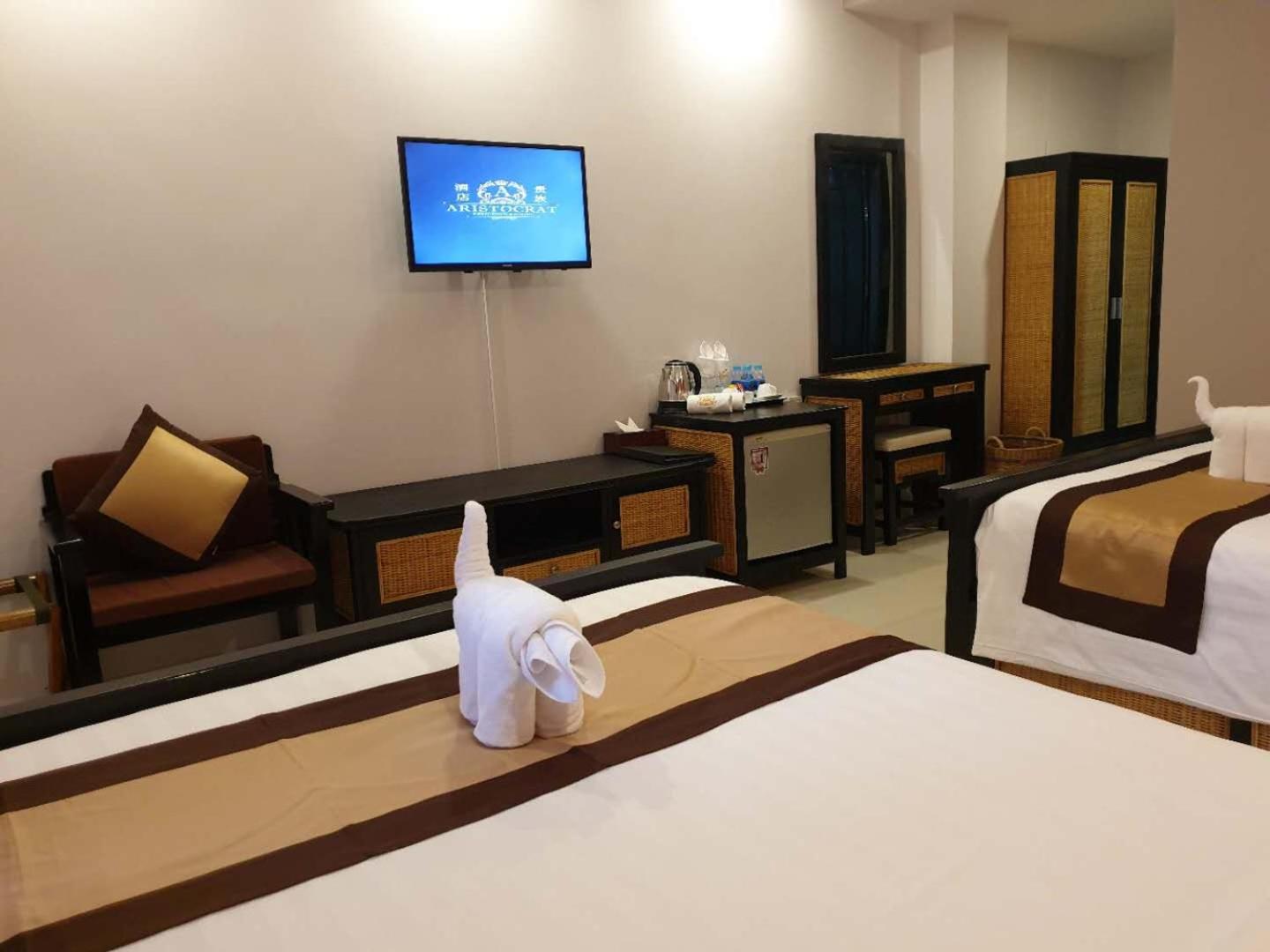 Staycation Offer - Superior Twin Room - Photo 2