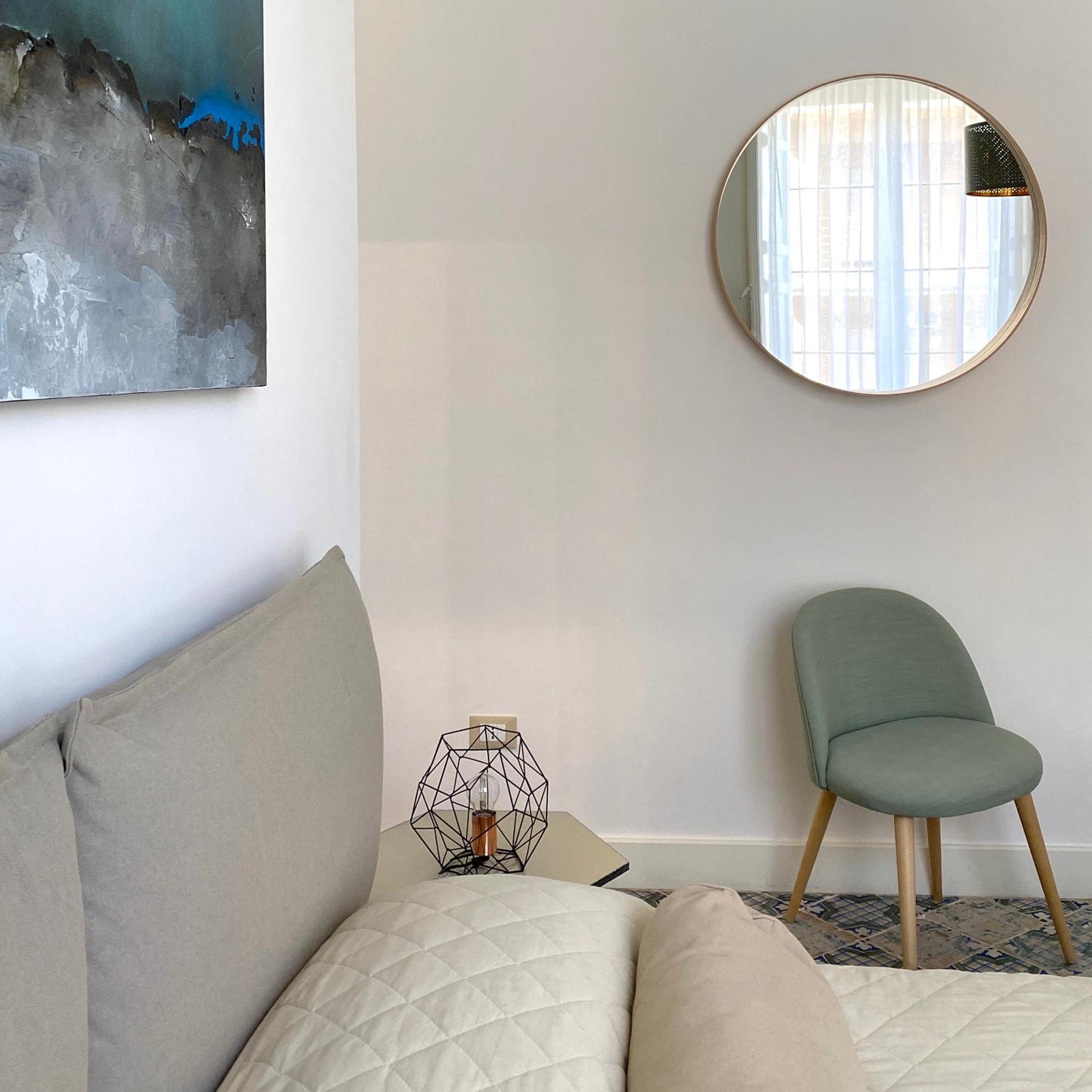 Deluxe Double Room with Balcony - Photo 9