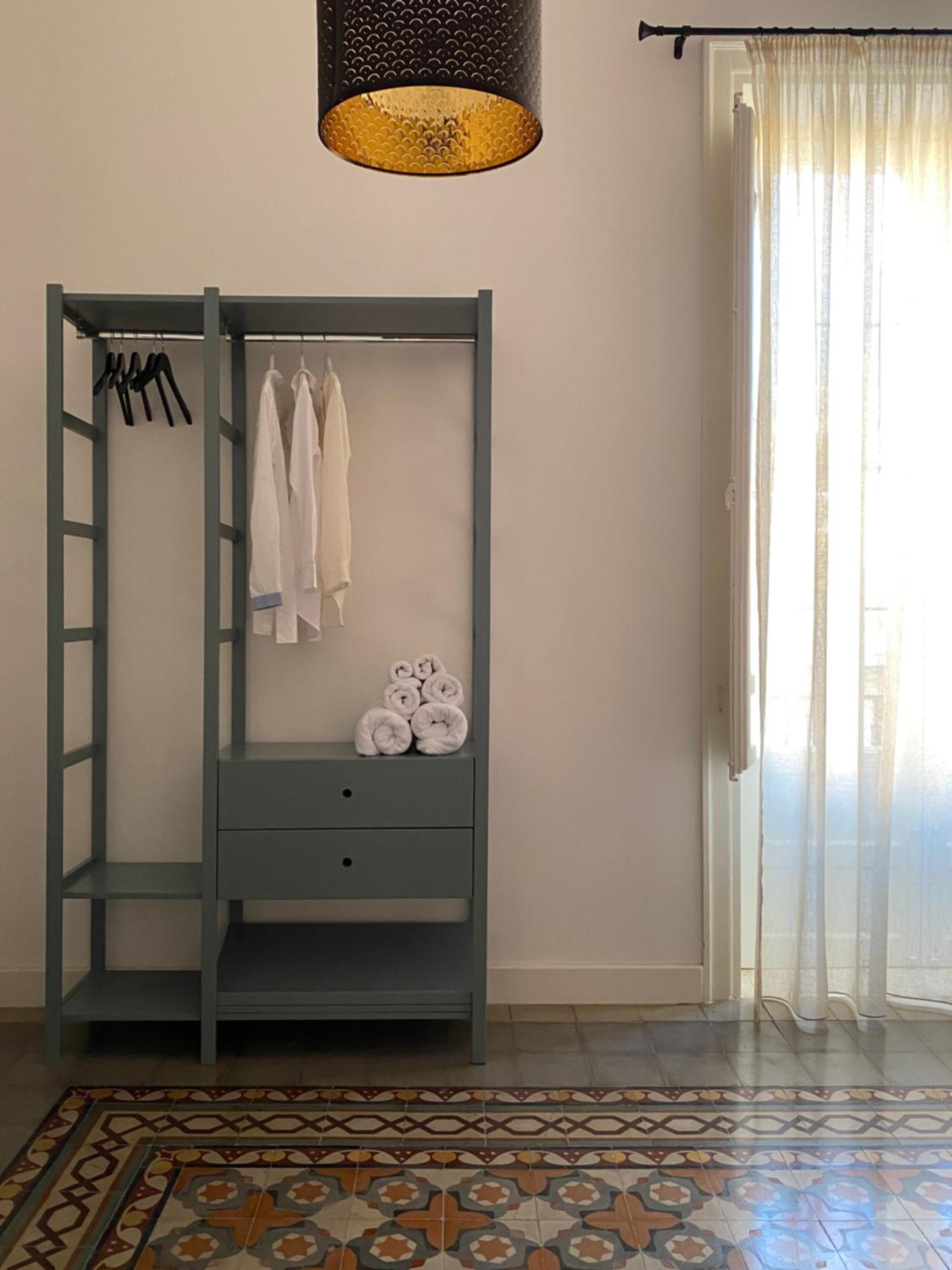 Triple Room with Balcony - Photo 11