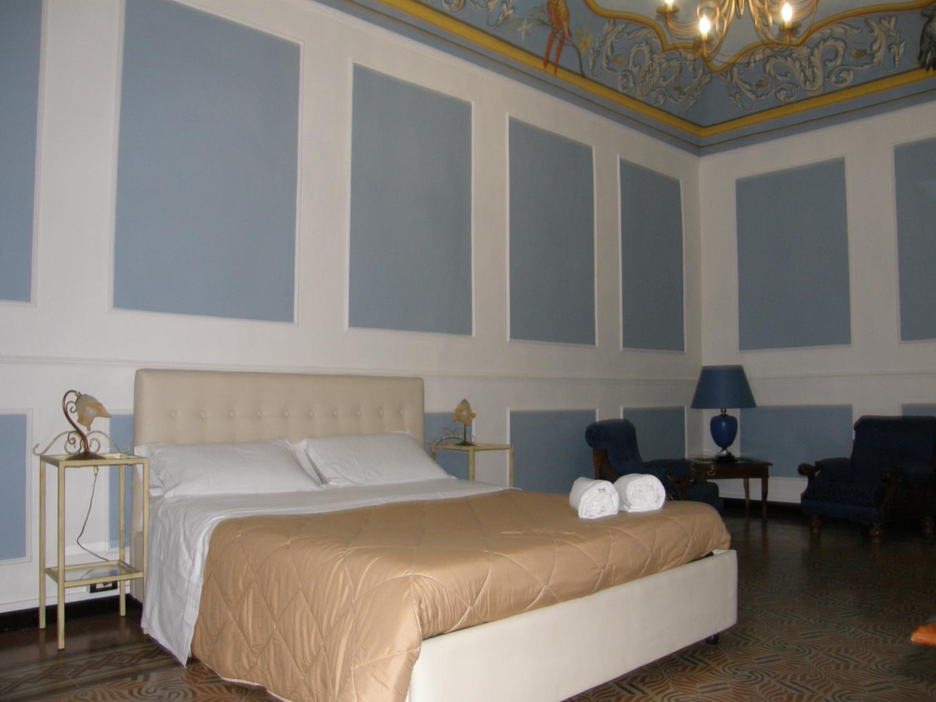 Suite - Photo 12