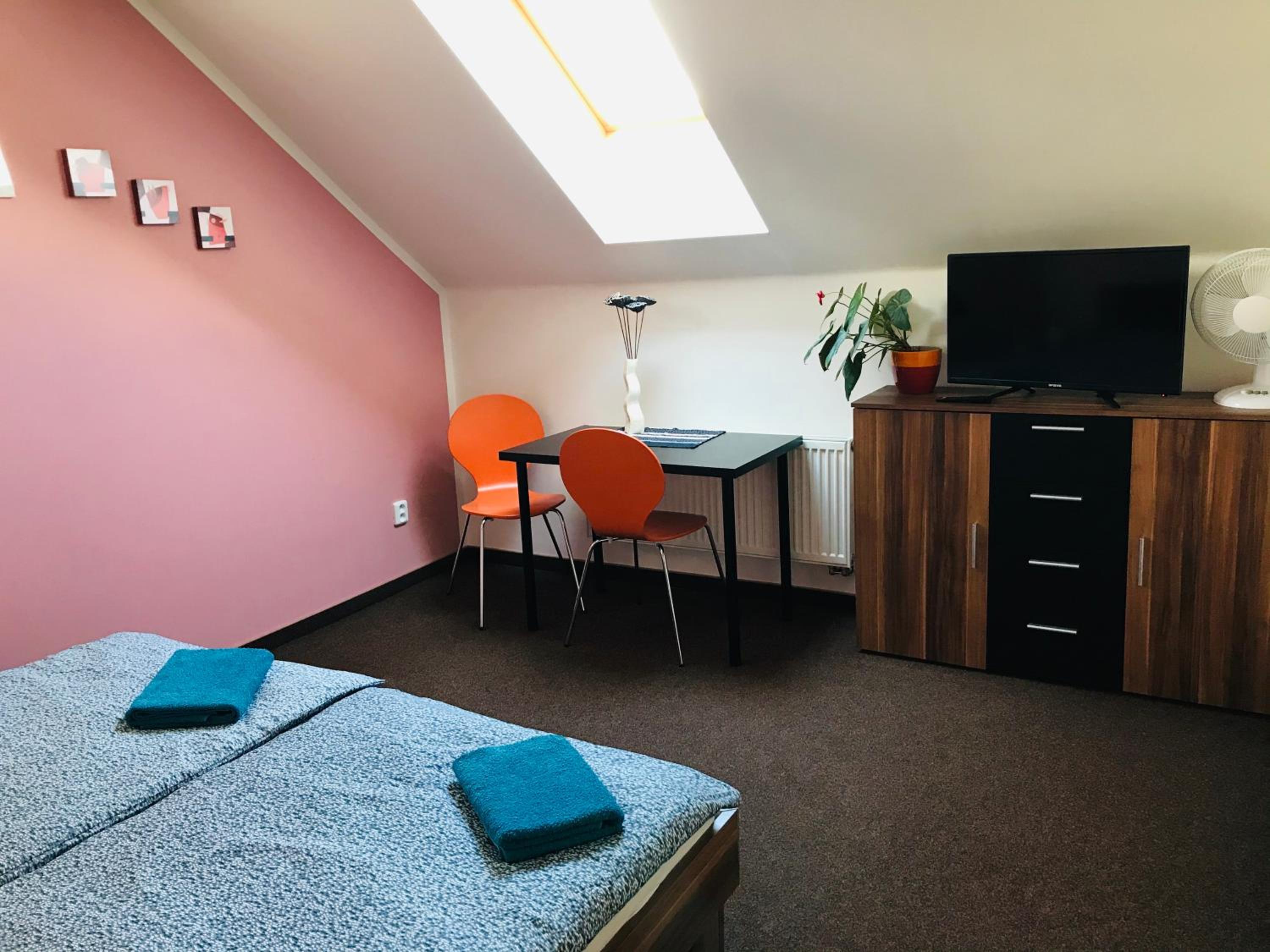 Double Room with Shared Bathroom photo 3