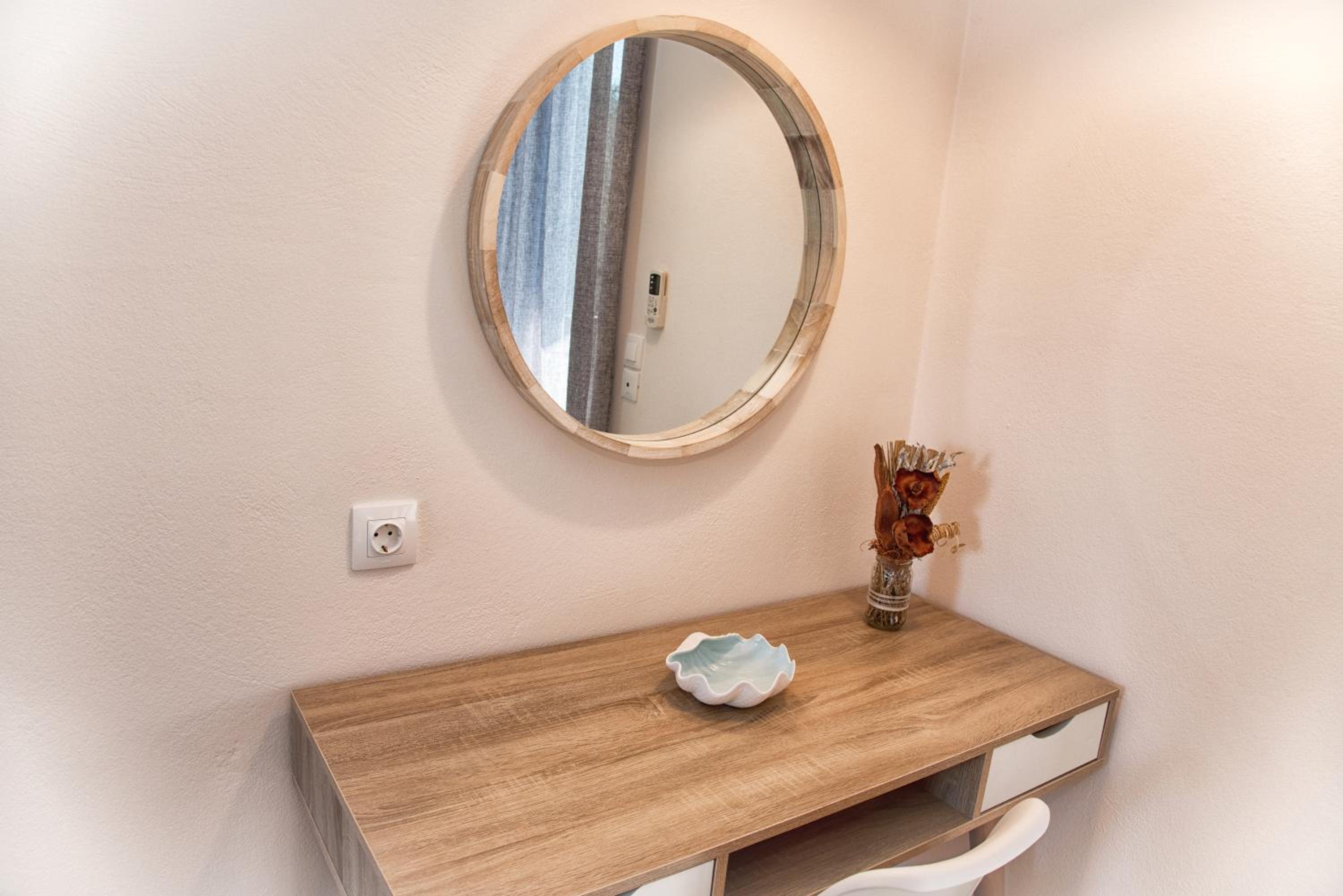 Apartment with Balcony - Photo 16