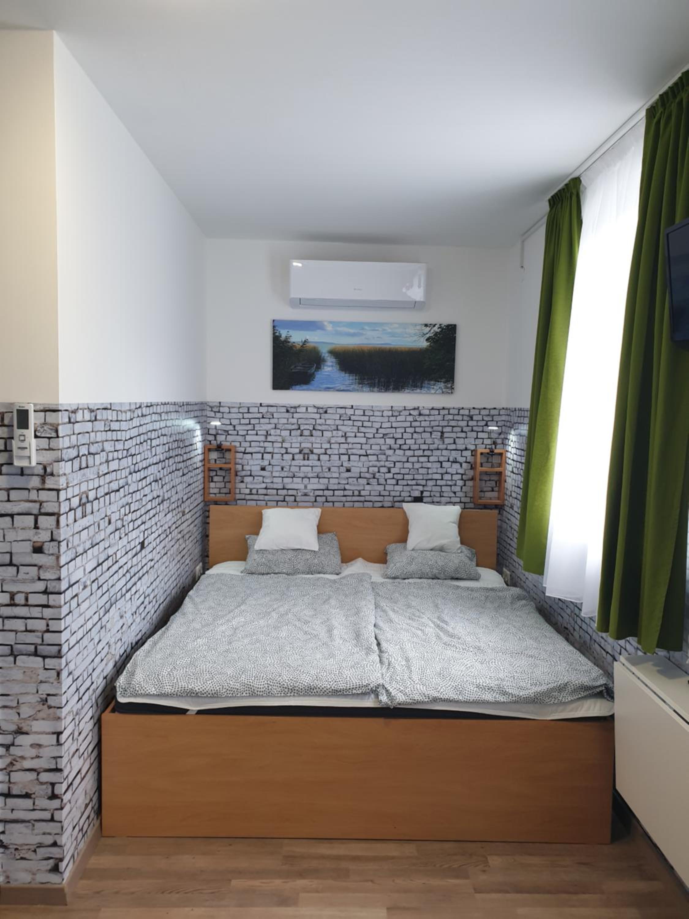 Double Room with Private Bathroom - Photo 4