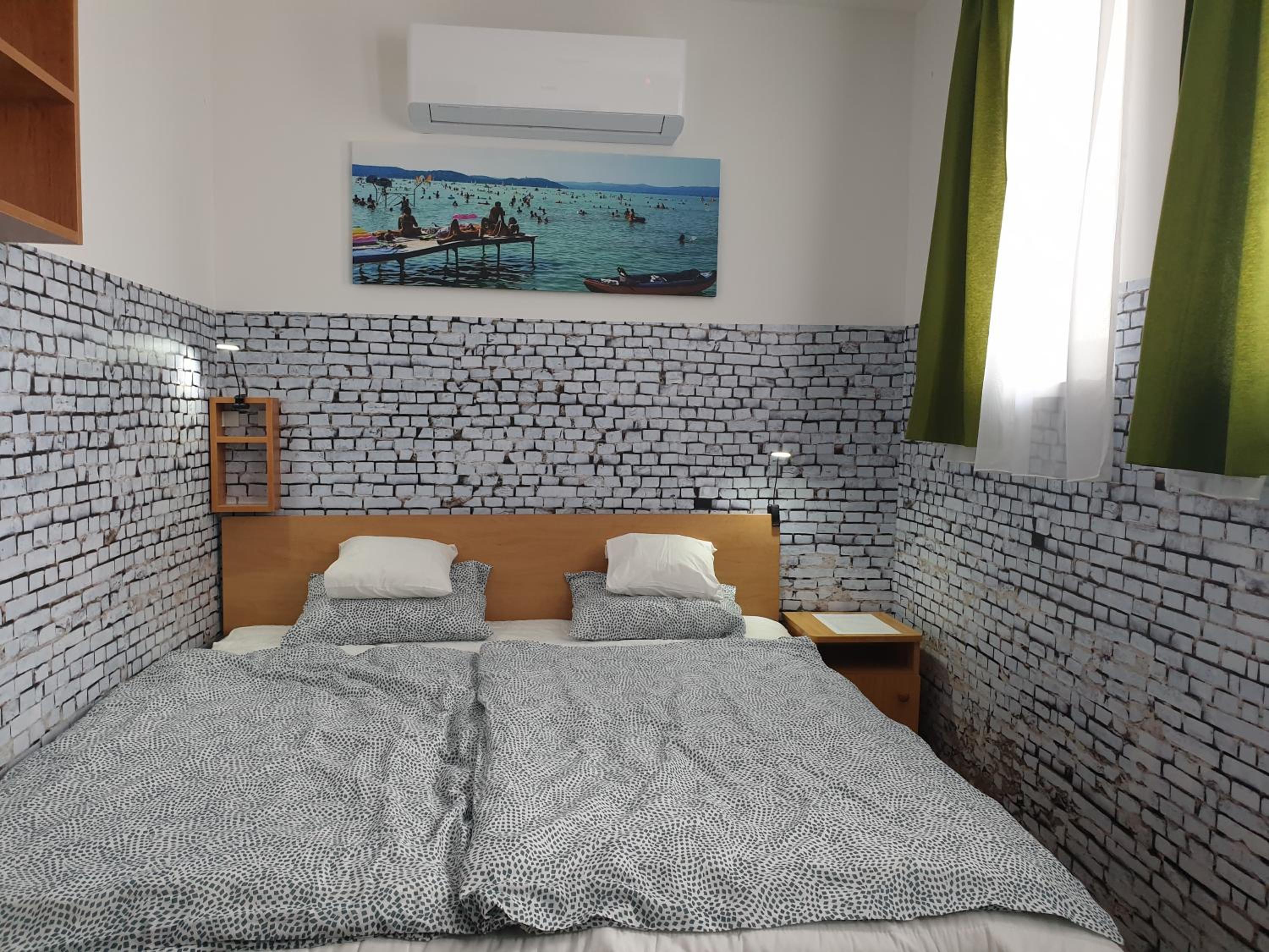 Double Room with Private Bathroom - Photo 3