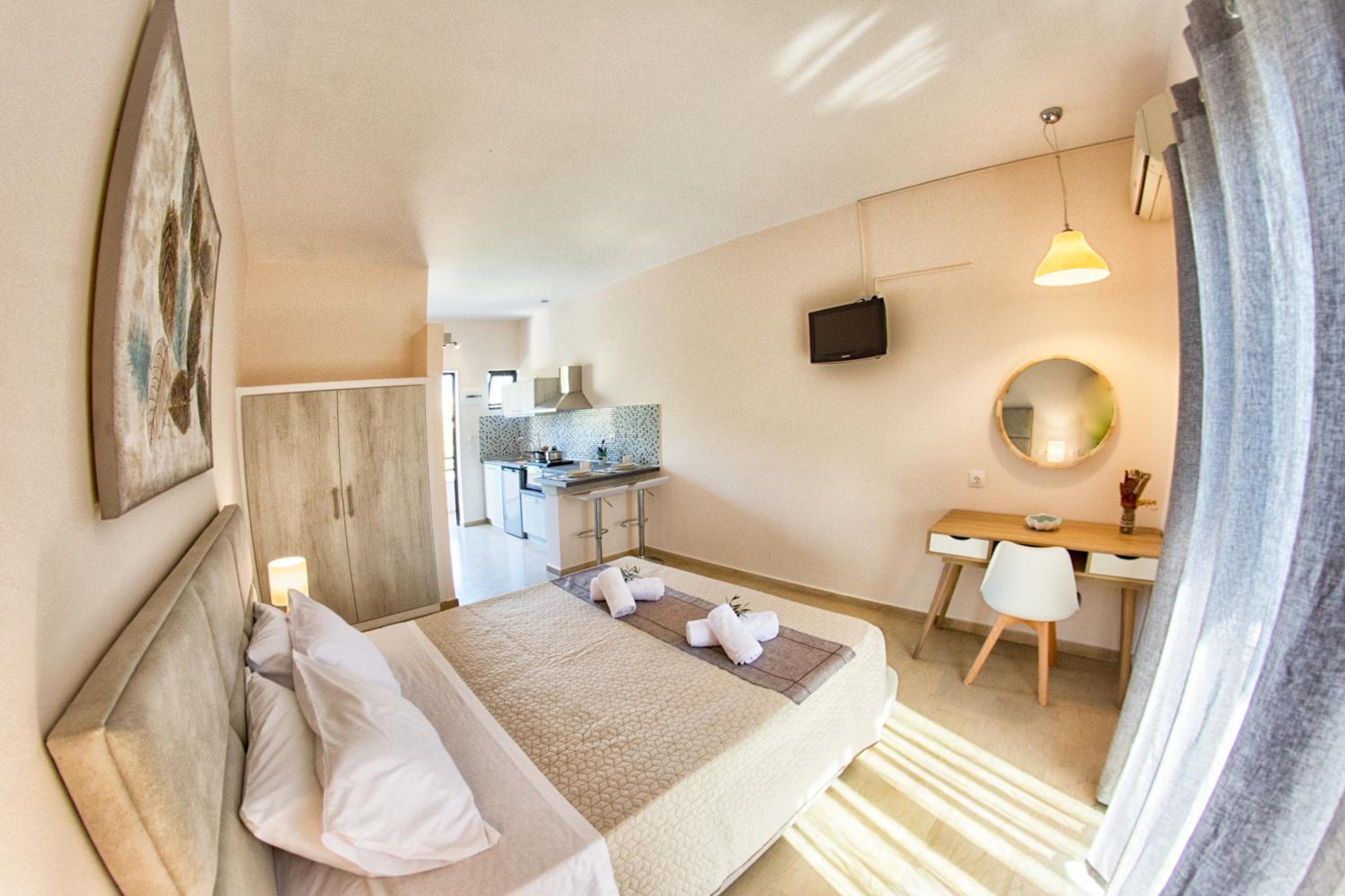Apartment with Balcony - Photo 19
