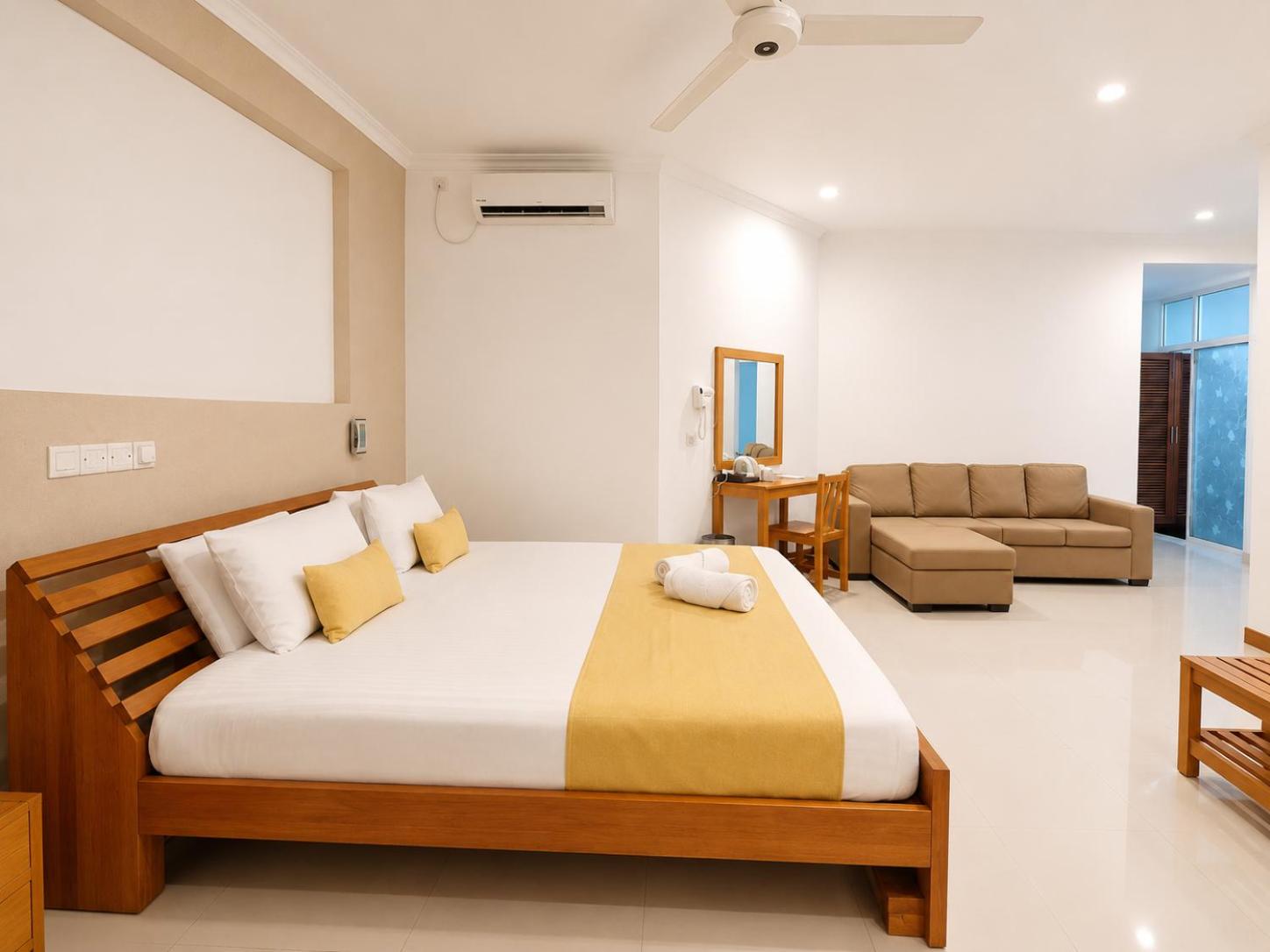 Deluxe Double or Twin Room with Pool Access