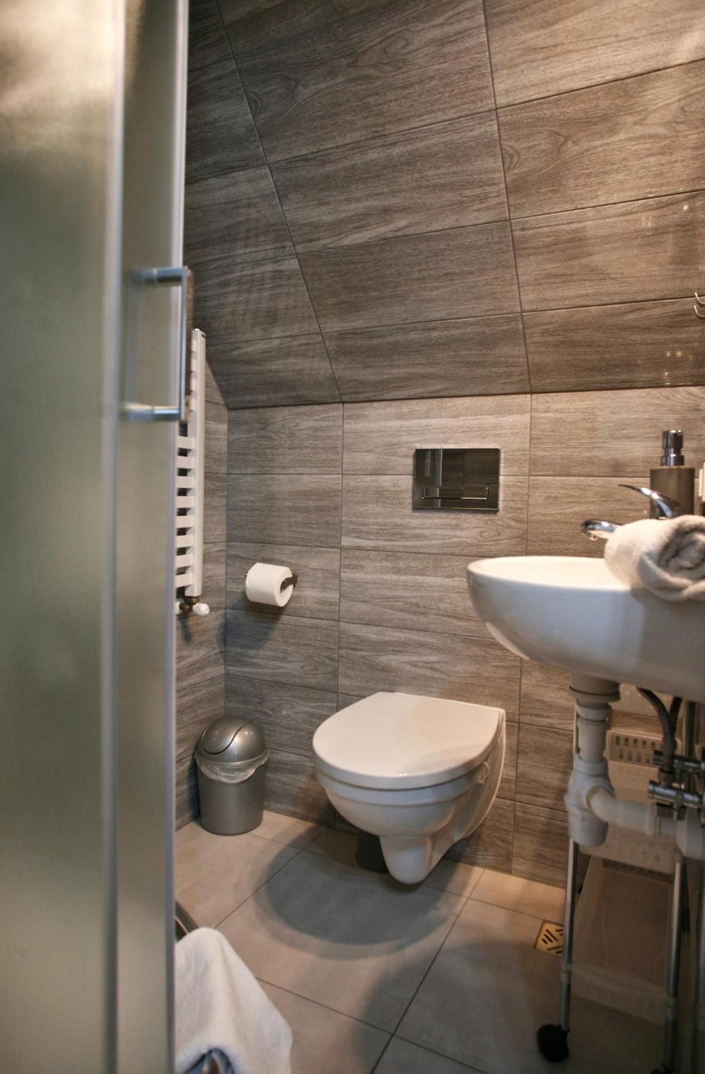 Double Room with Balcony - Photo 7