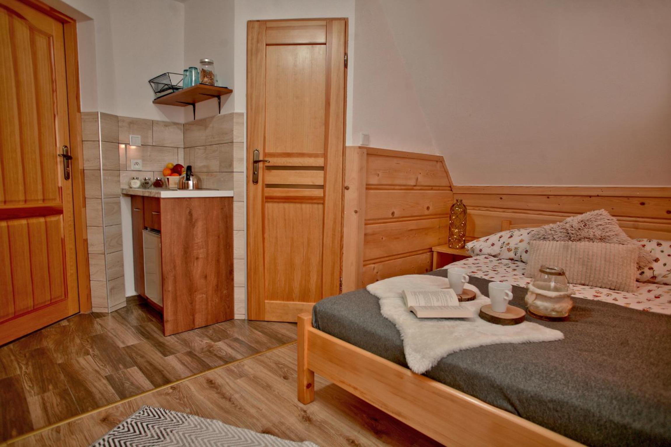 Double Room with Balcony - Photo 2