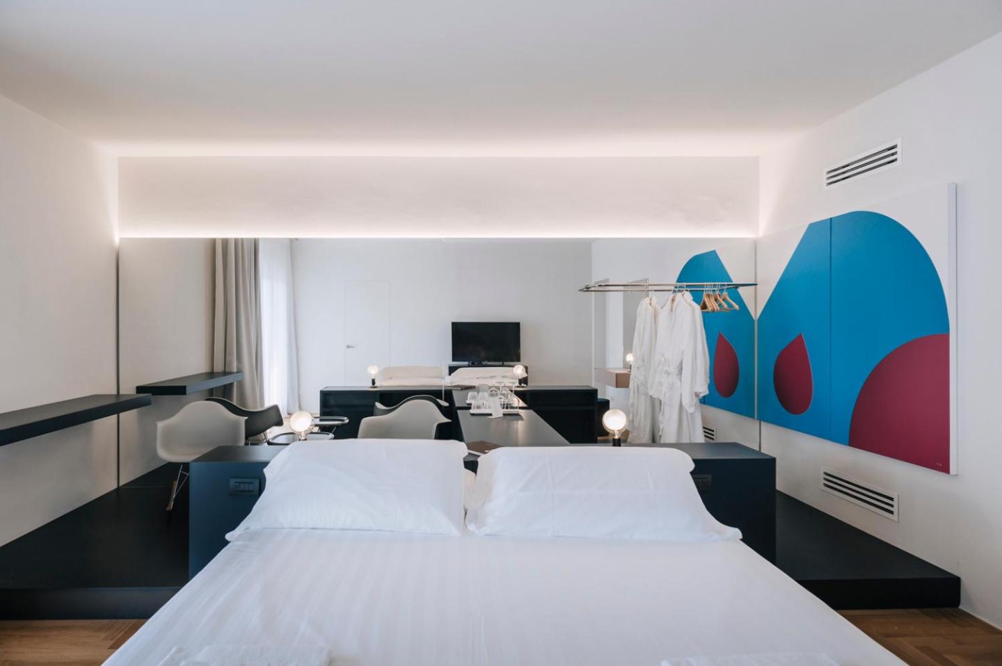 Junior Suite with Sea View - Photo 3