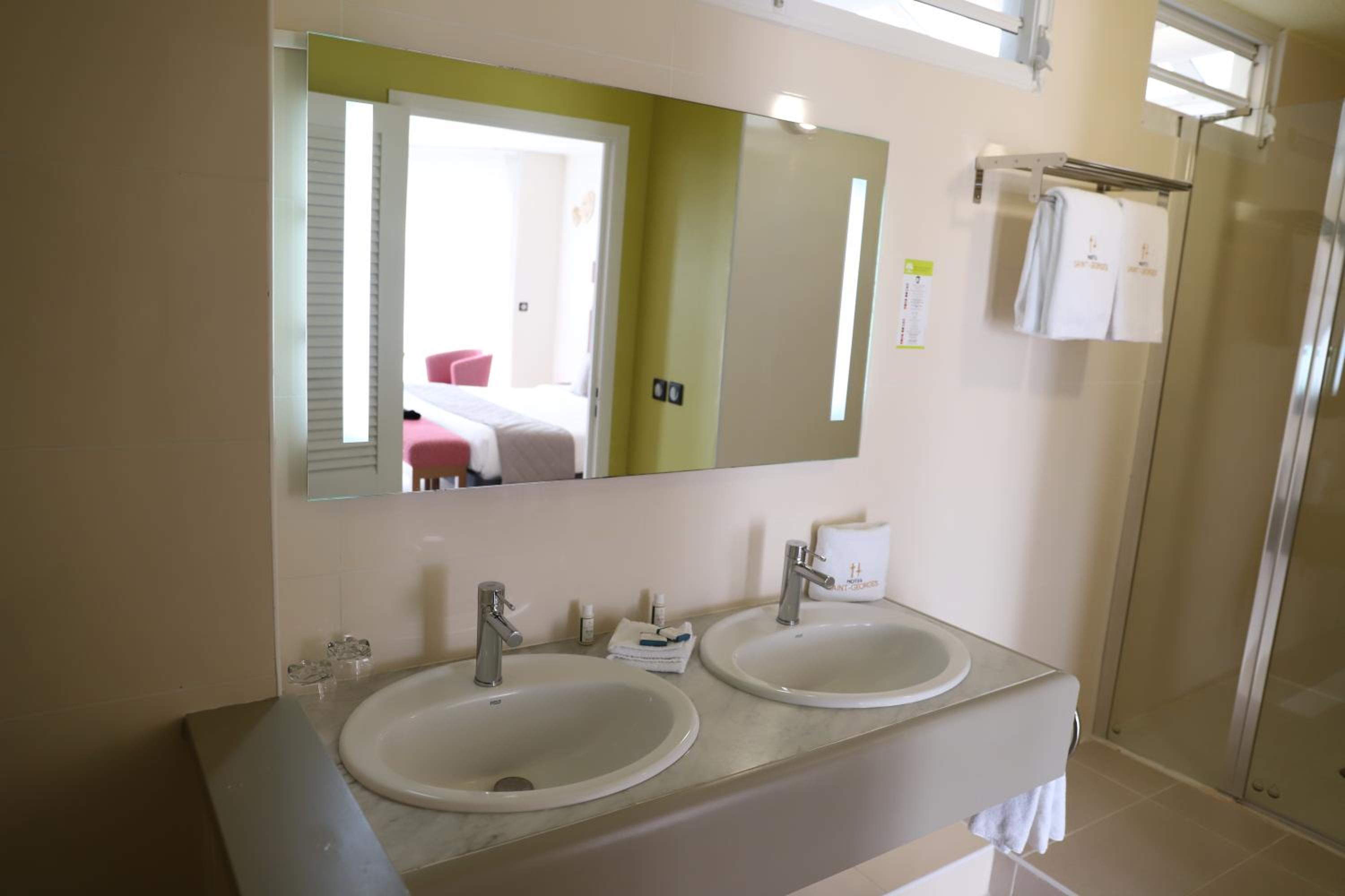 Queen Suite with Sea View photo 3
