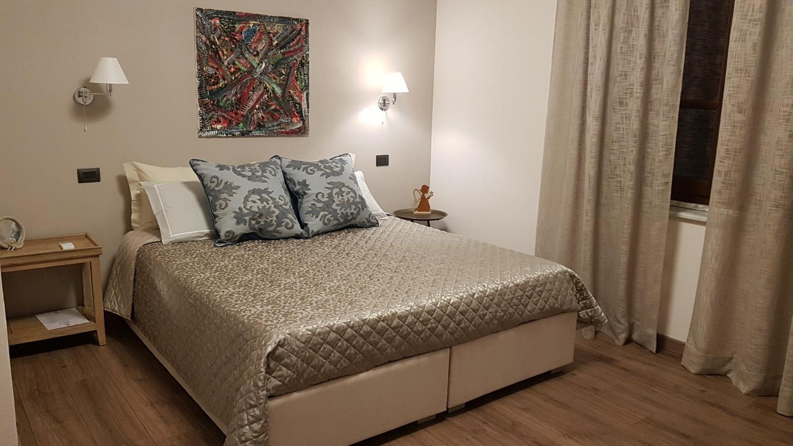 Double or Twin Room with Private Bathroom photo 3