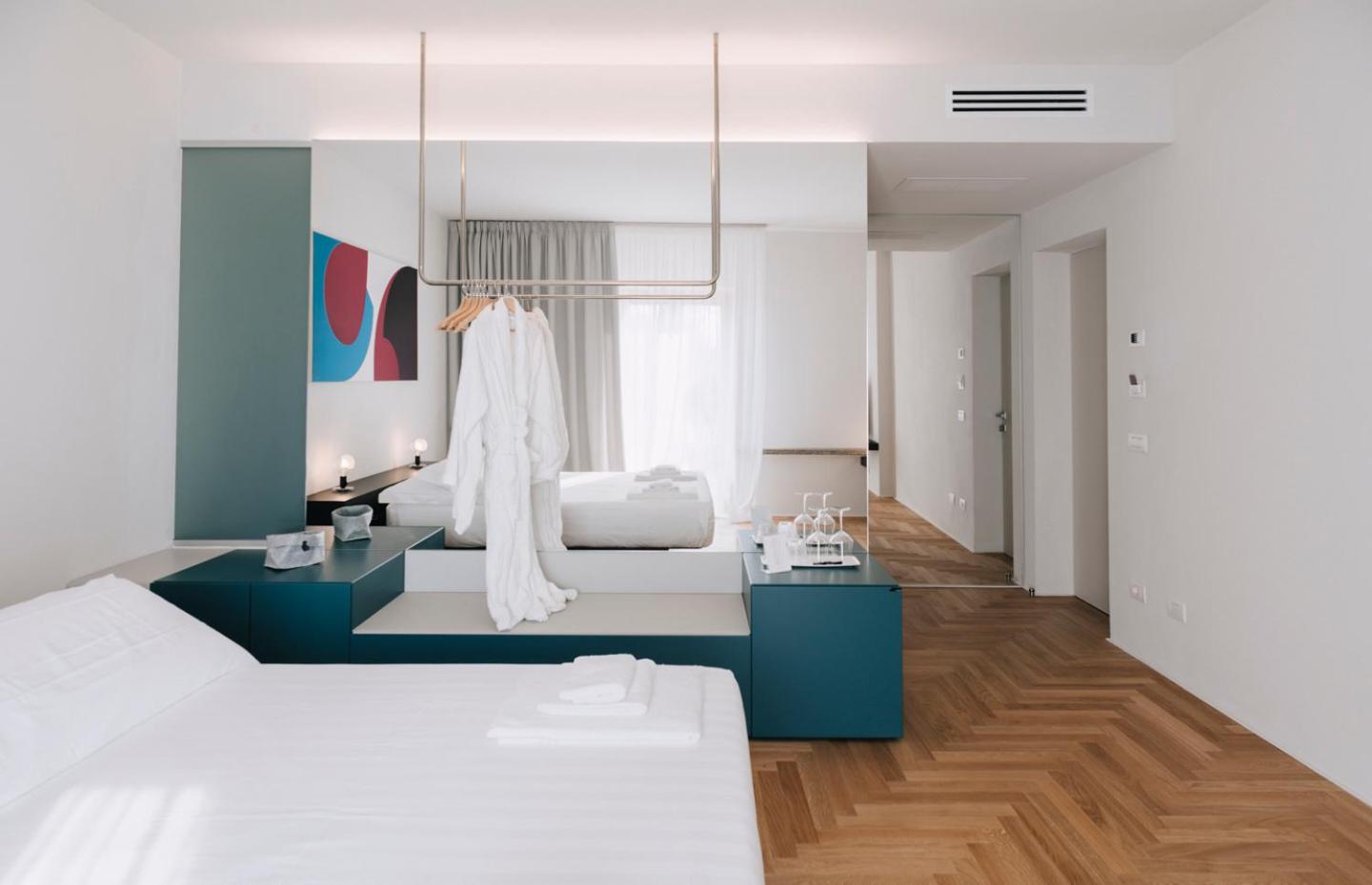 Double Room with Sea View - Photo 2