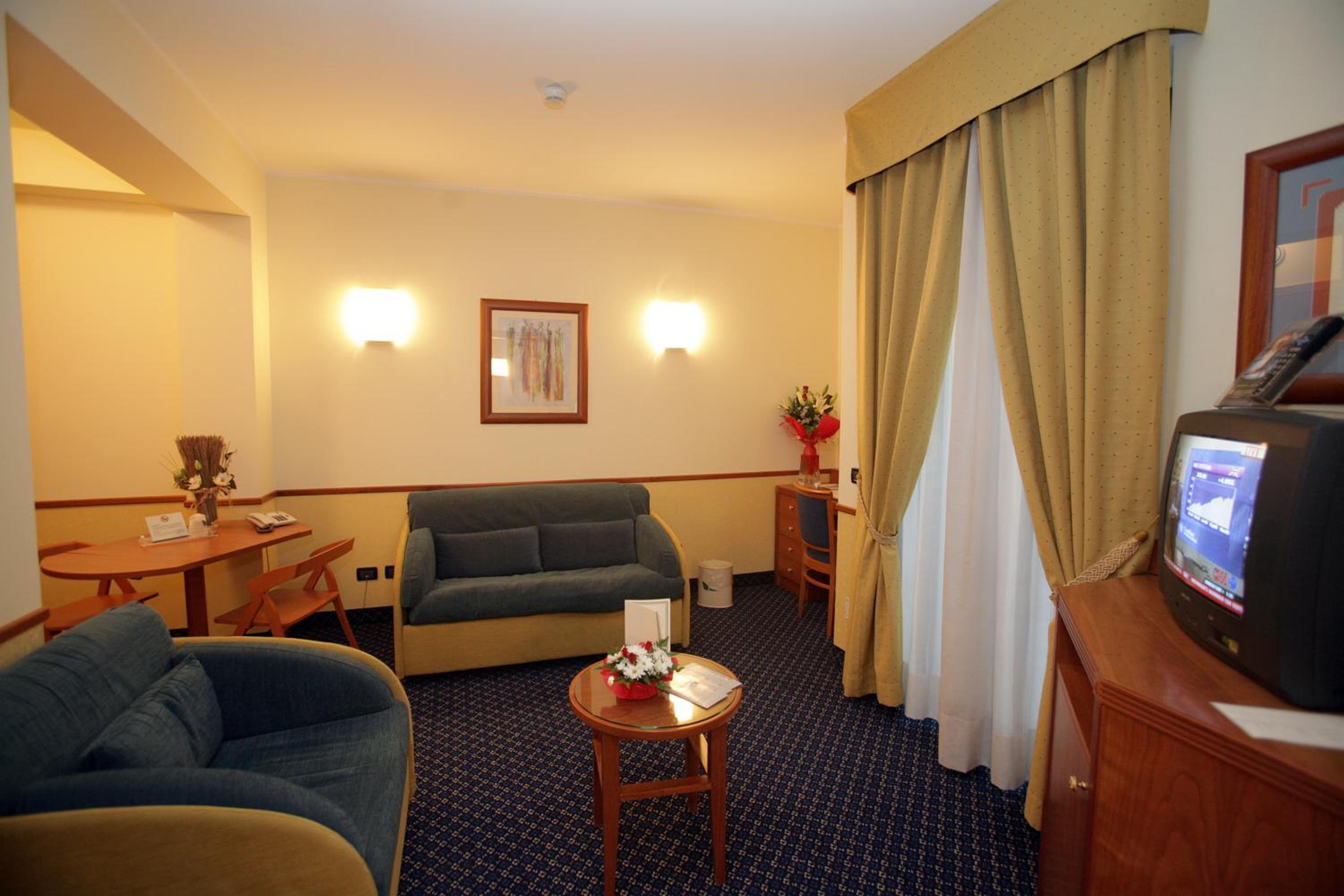 Suite - Photo 4
