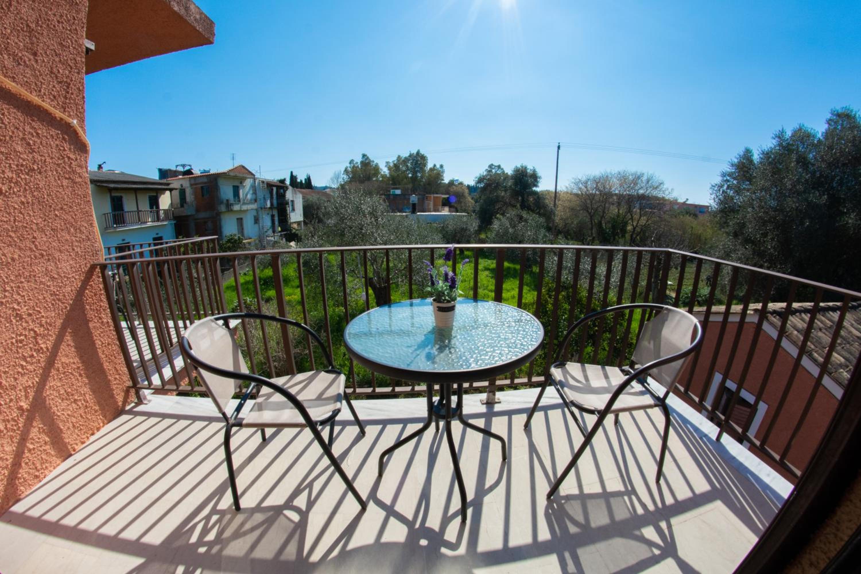 Apartment with Balcony - Photo 2