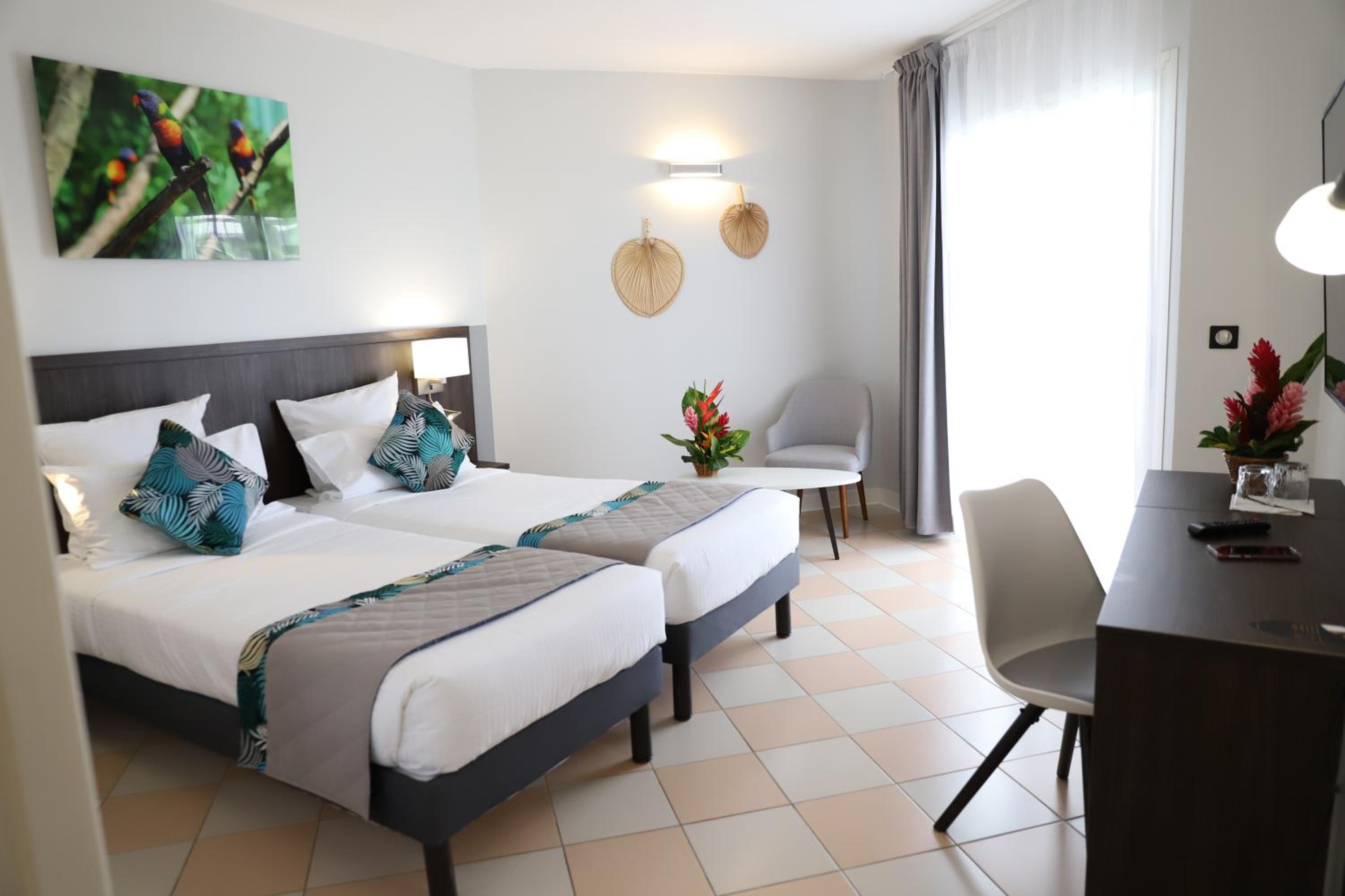 Double or Twin Room with Pool View photo 2