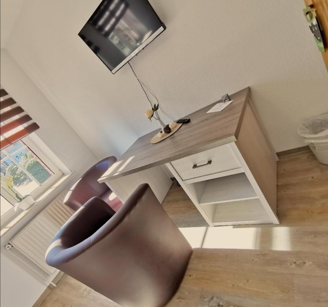 Budget Double Room - Photo 7