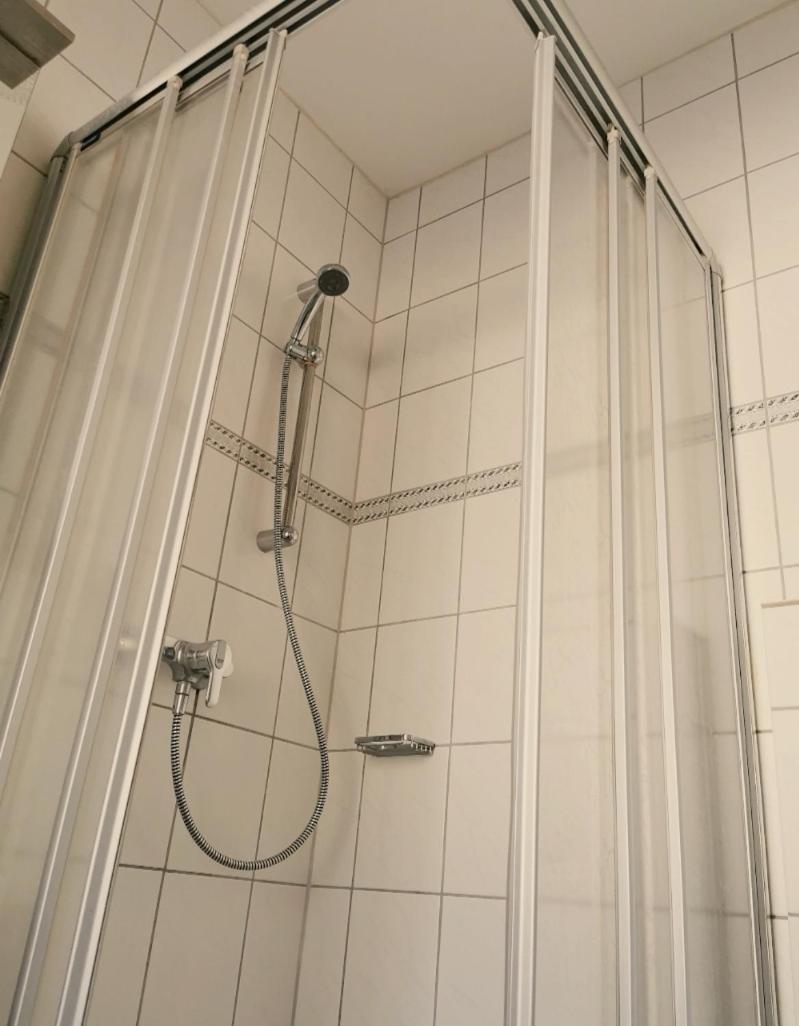 Budget Double Room - Photo 13