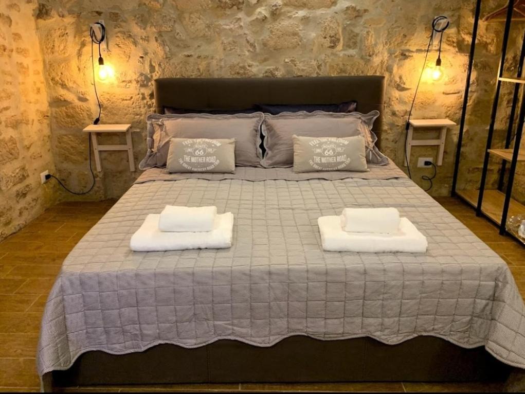 Deluxe Room - Photo 16
